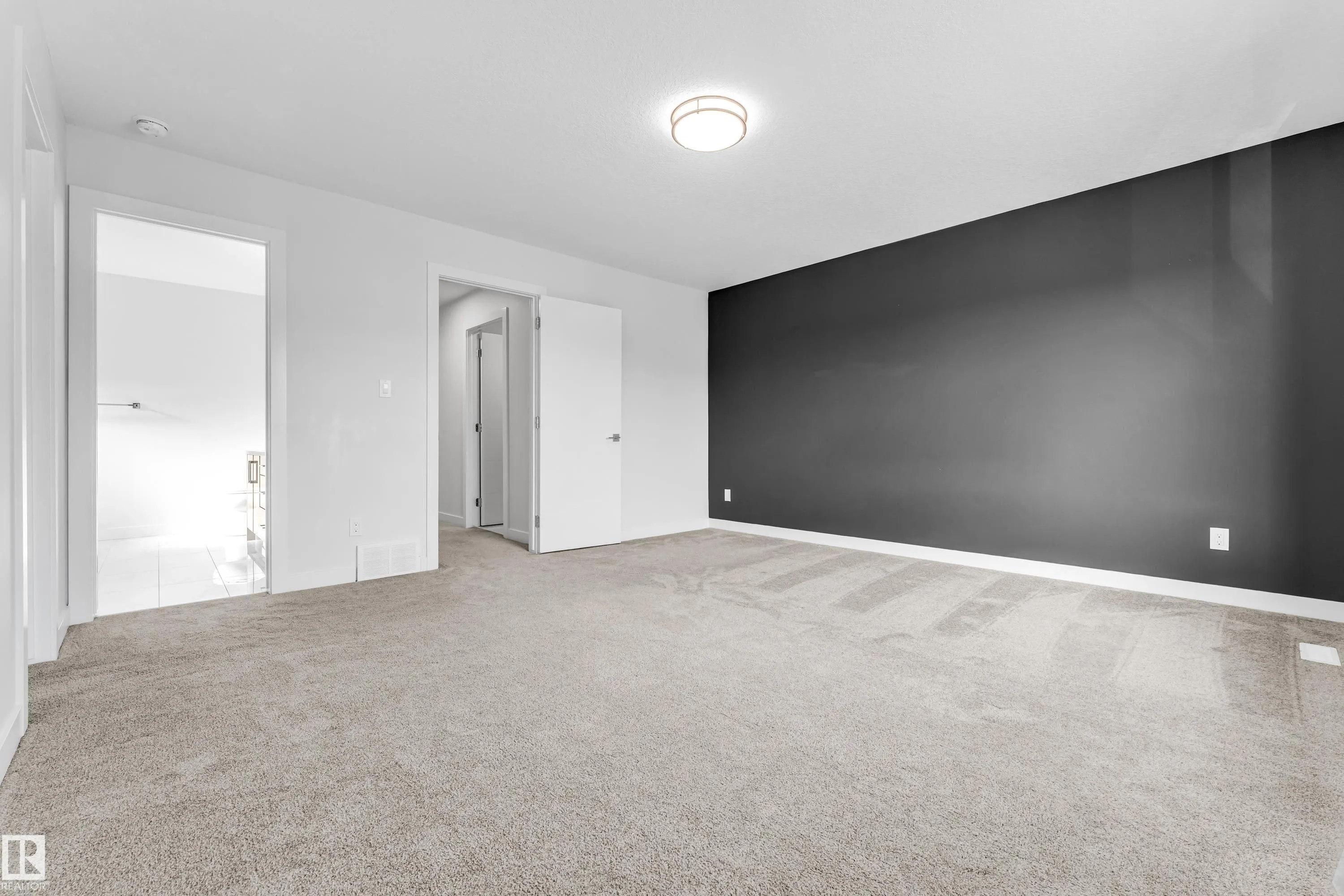 327 ROBERTS Wynd