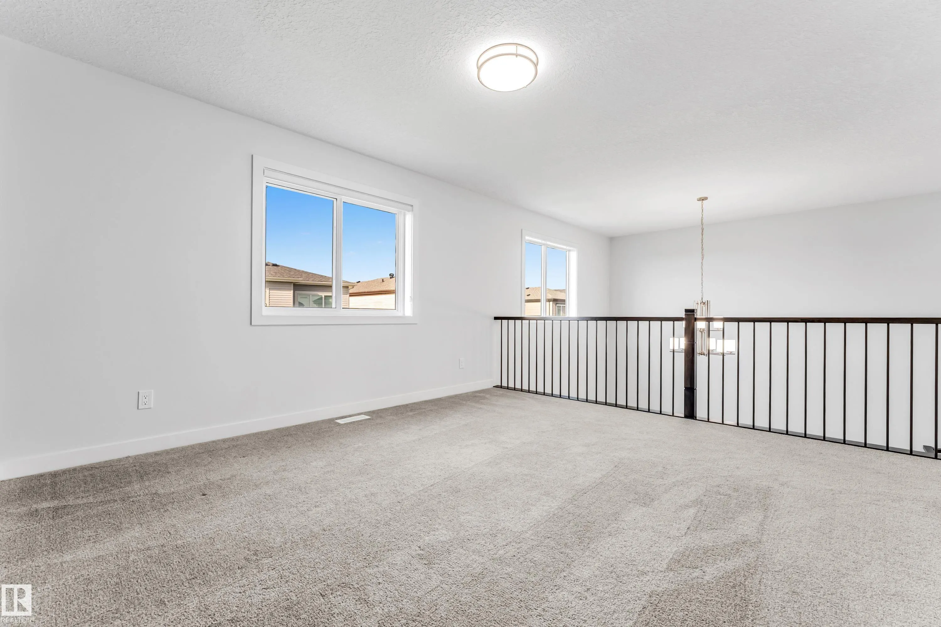 327 ROBERTS Wynd
