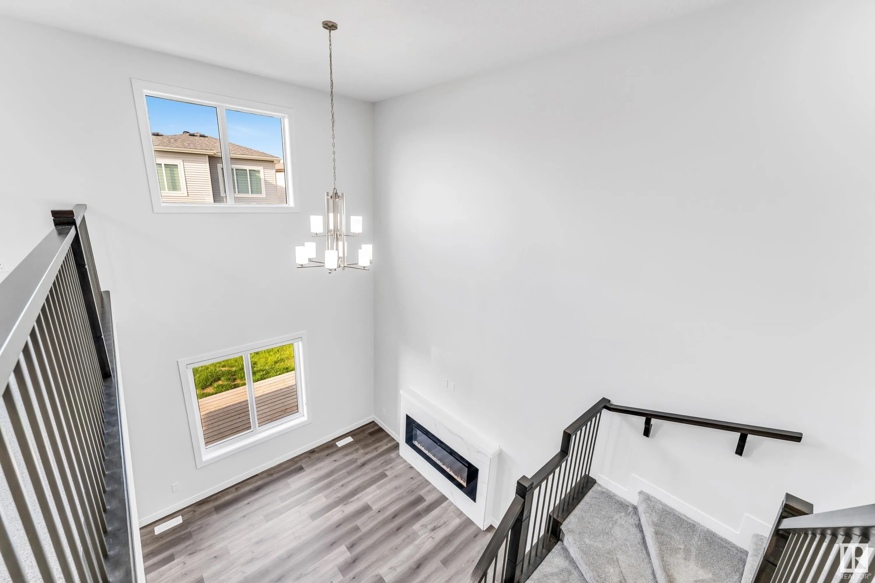 327 ROBERTS Wynd