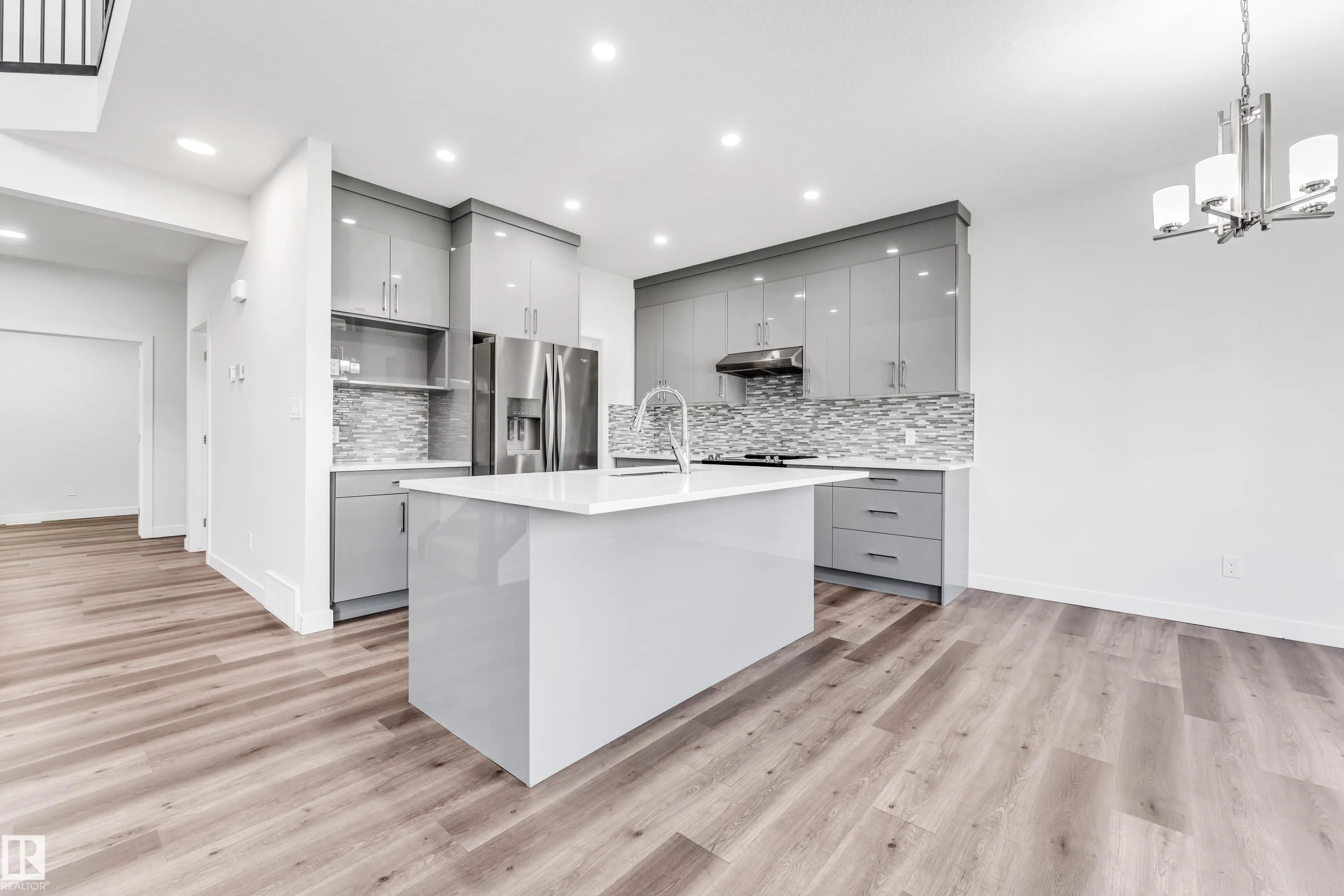 327 ROBERTS Wynd