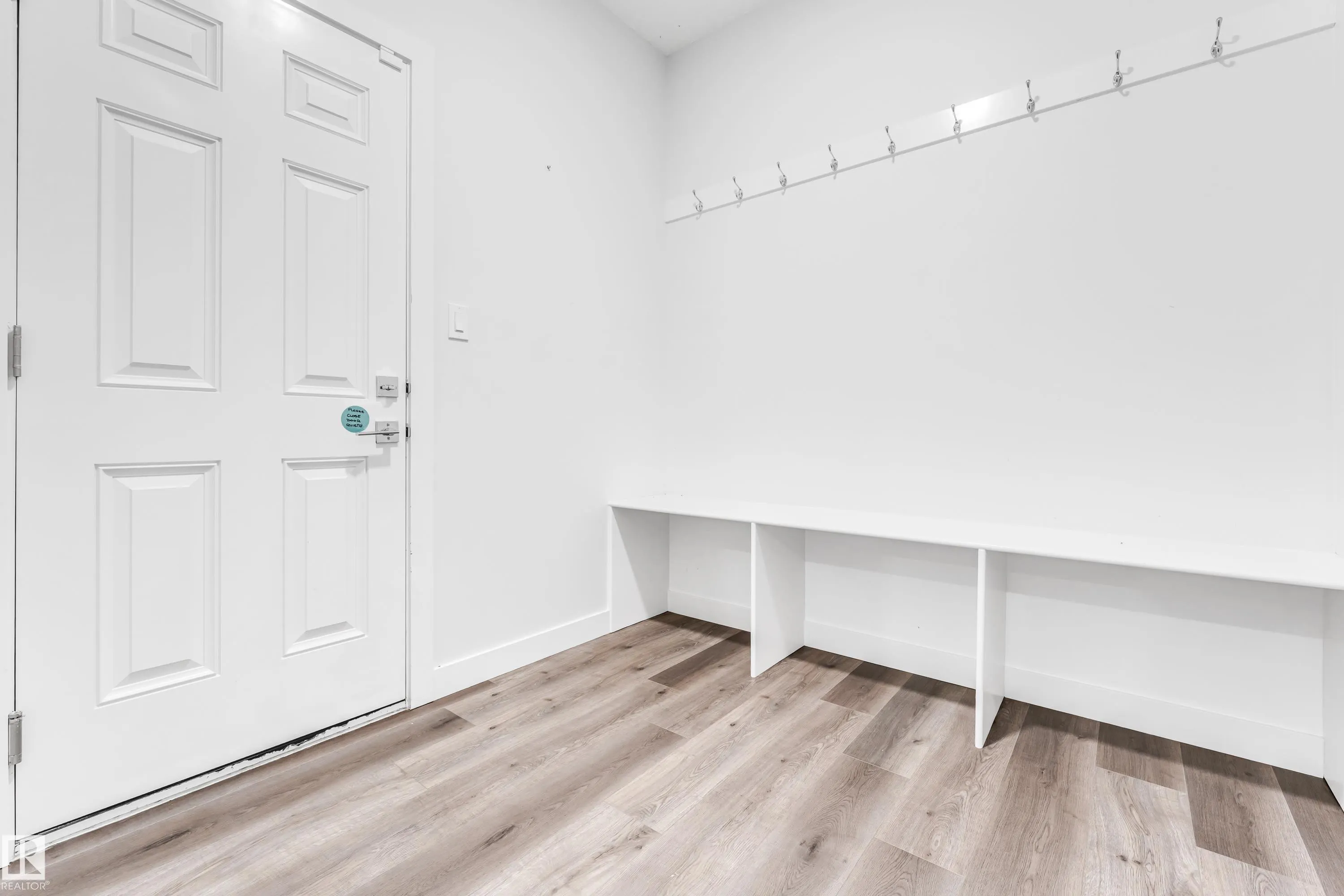327 ROBERTS Wynd