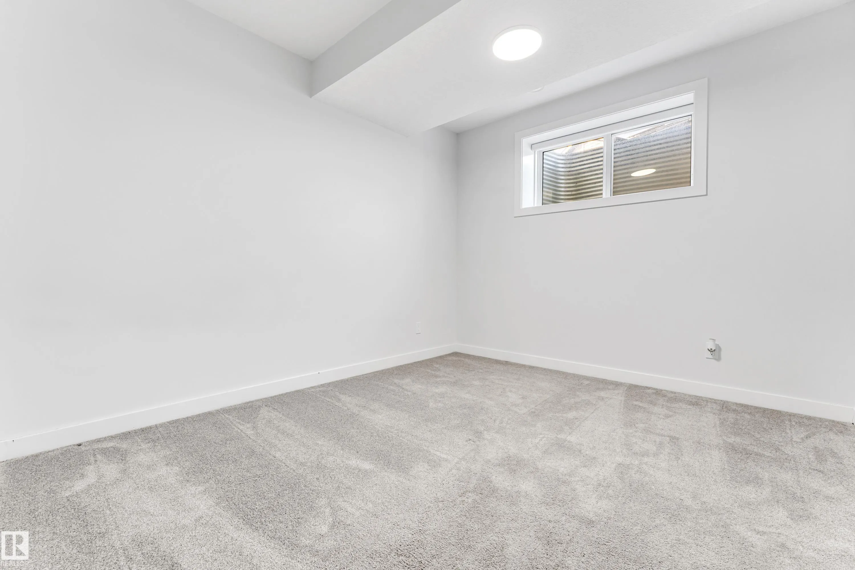 327 ROBERTS Wynd