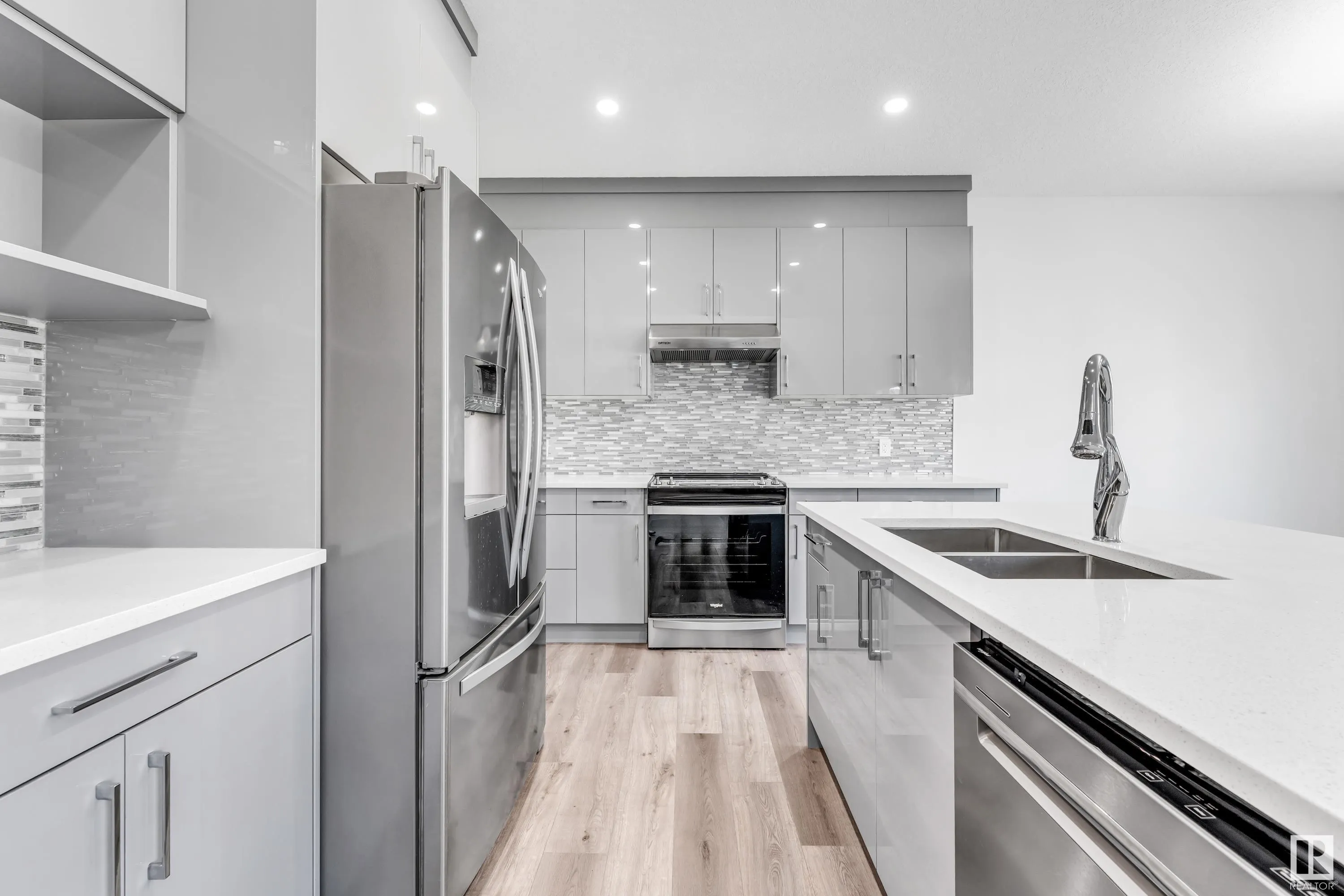 327 ROBERTS Wynd
