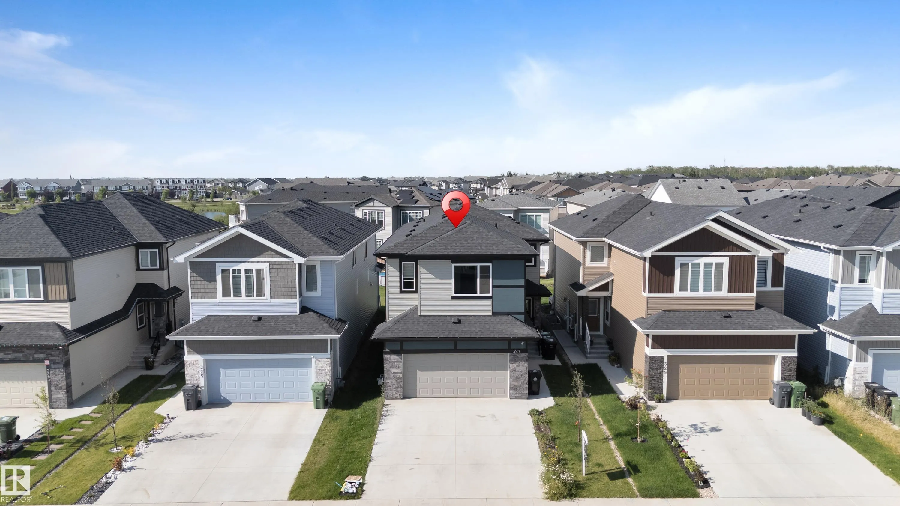 327 ROBERTS Wynd