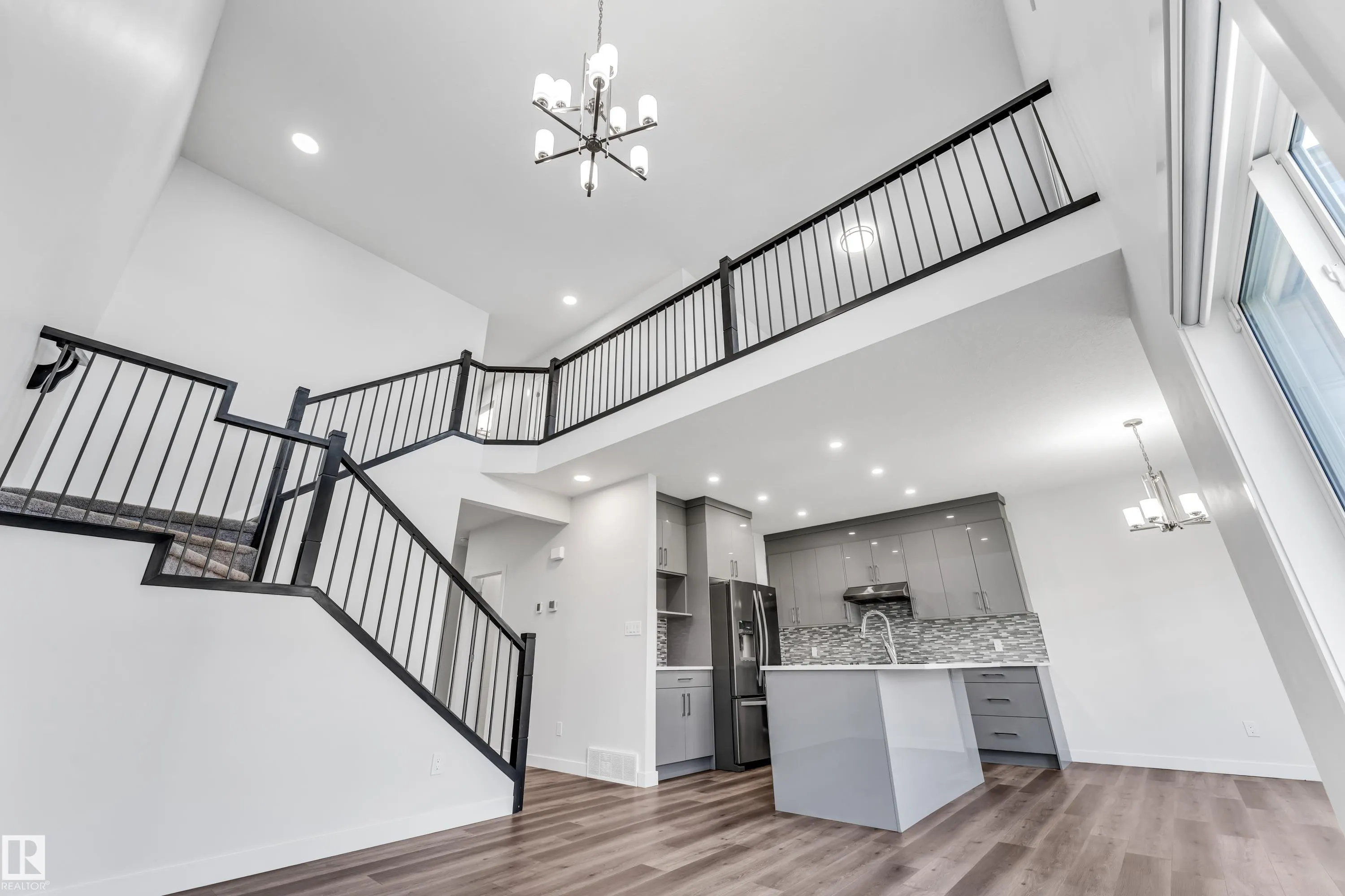 327 ROBERTS Wynd