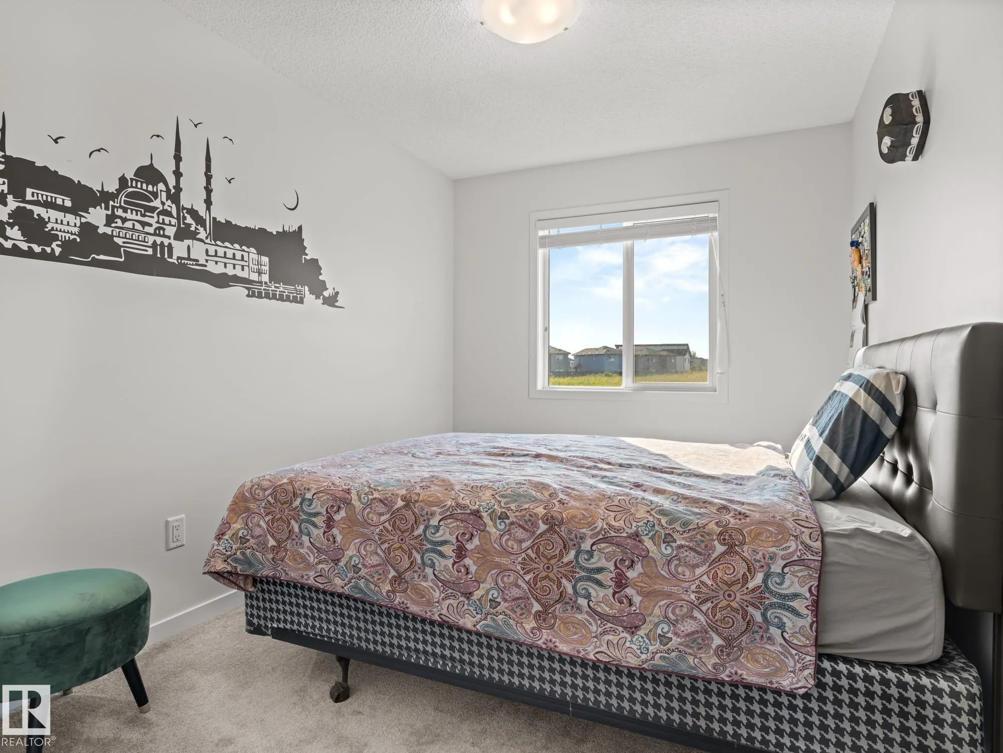 8743 CARSON Way
