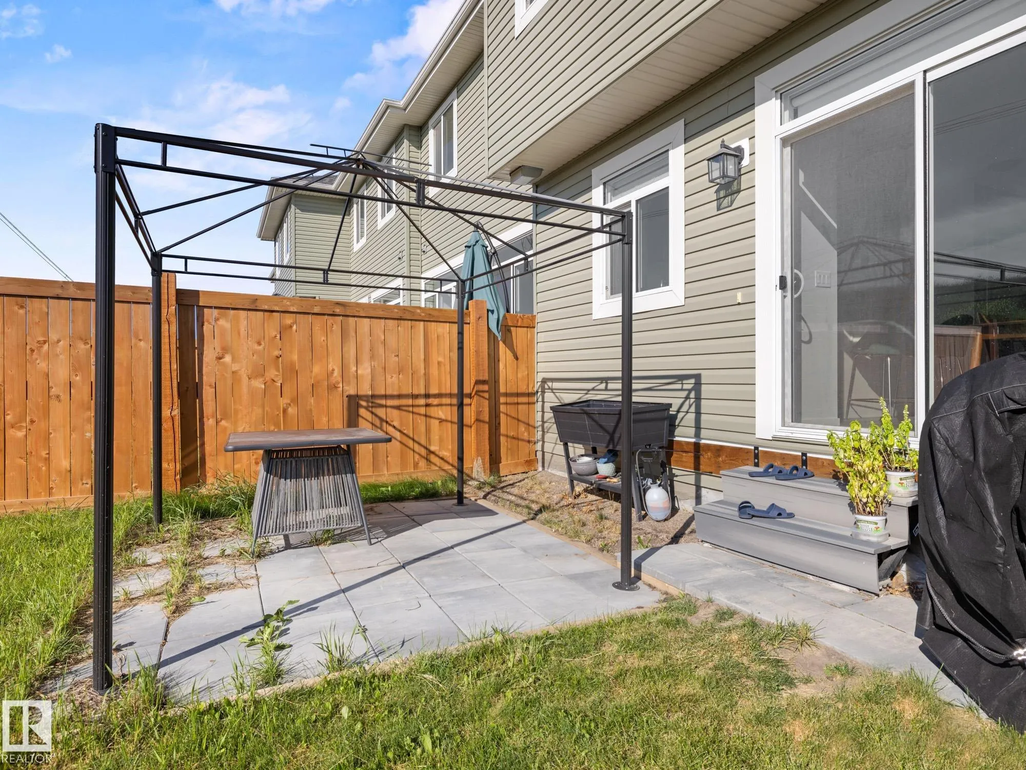 8743 CARSON Way