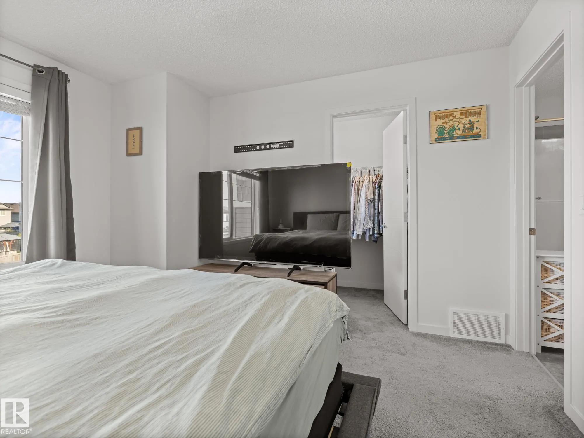 8743 CARSON Way