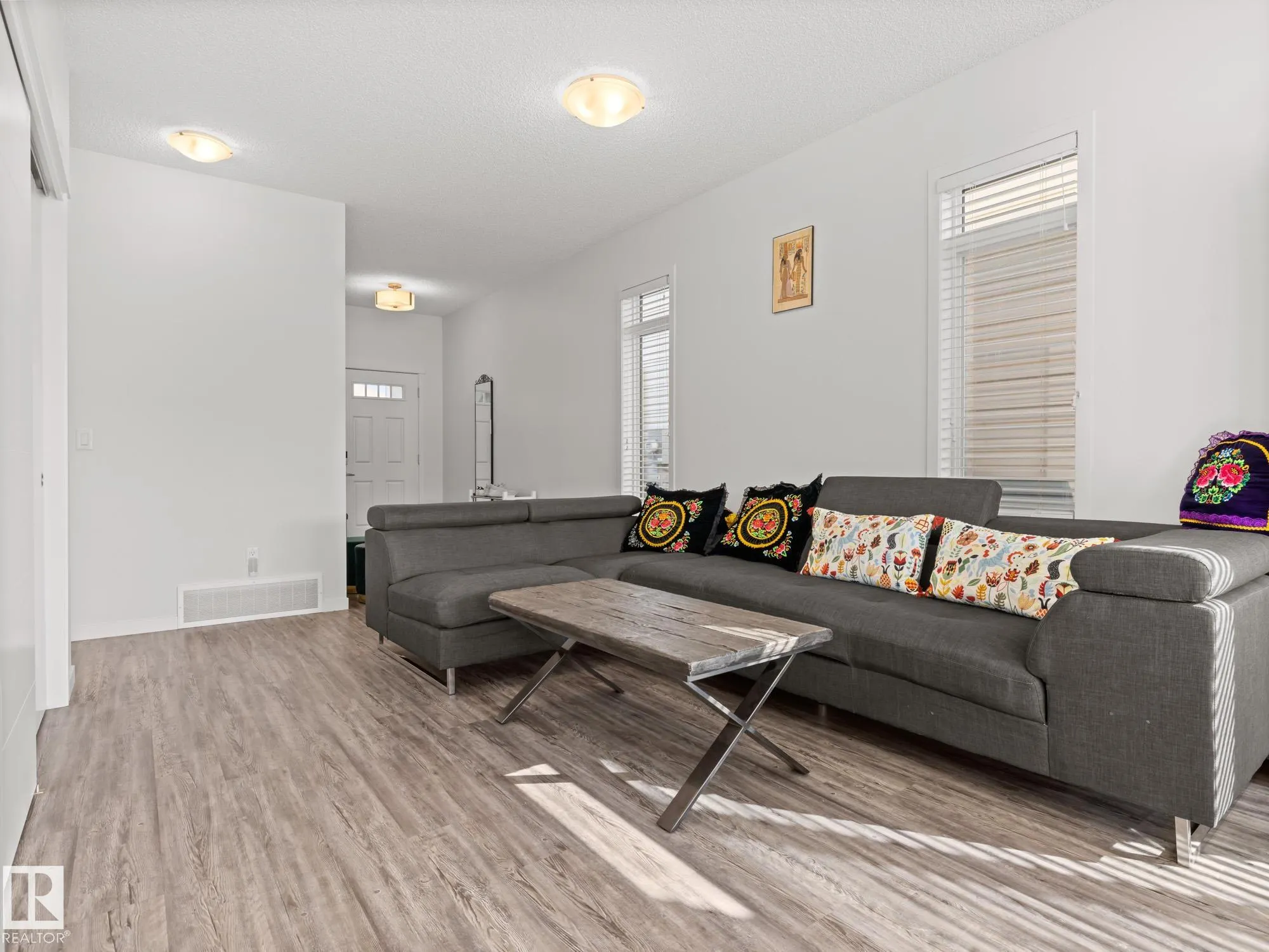 8743 CARSON Way