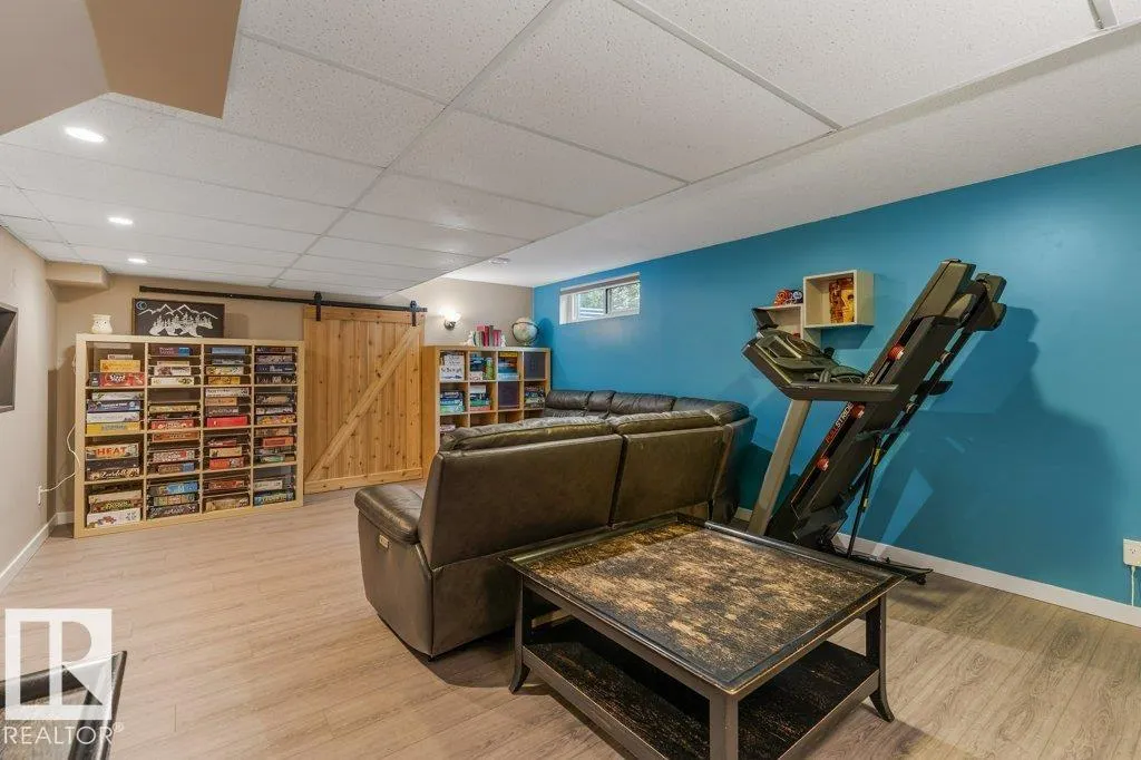 51 ALDERWOOD BLVD