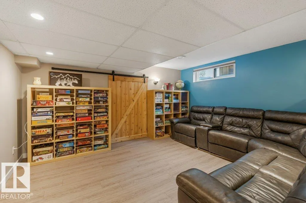51 ALDERWOOD BLVD