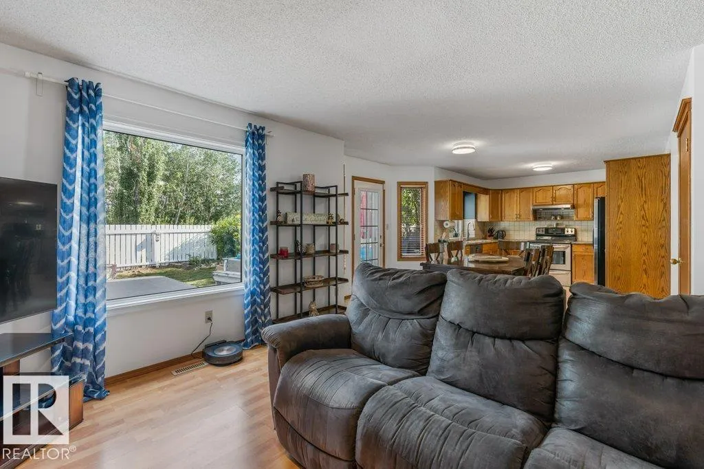 51 ALDERWOOD BLVD