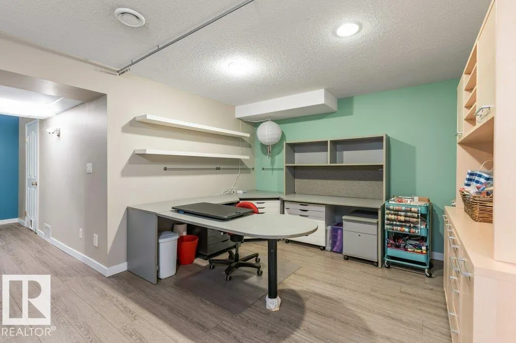 51 ALDERWOOD BLVD