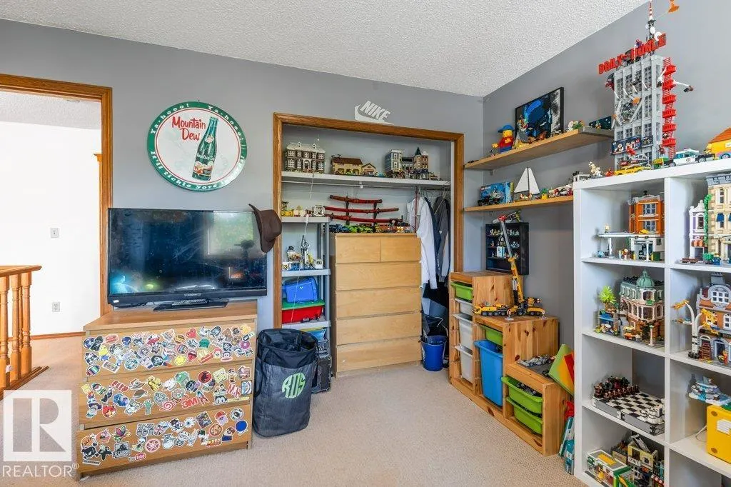 51 ALDERWOOD BLVD