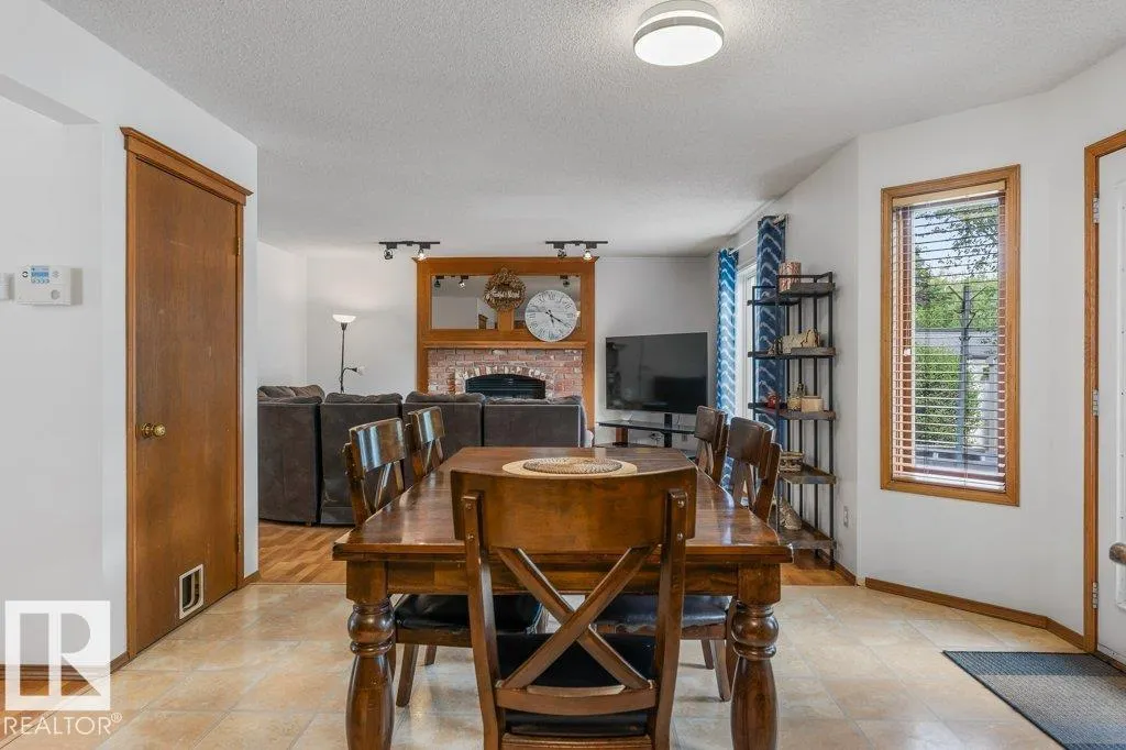 51 ALDERWOOD BLVD