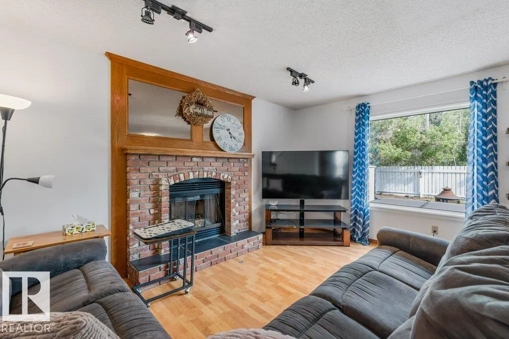 51 ALDERWOOD BLVD