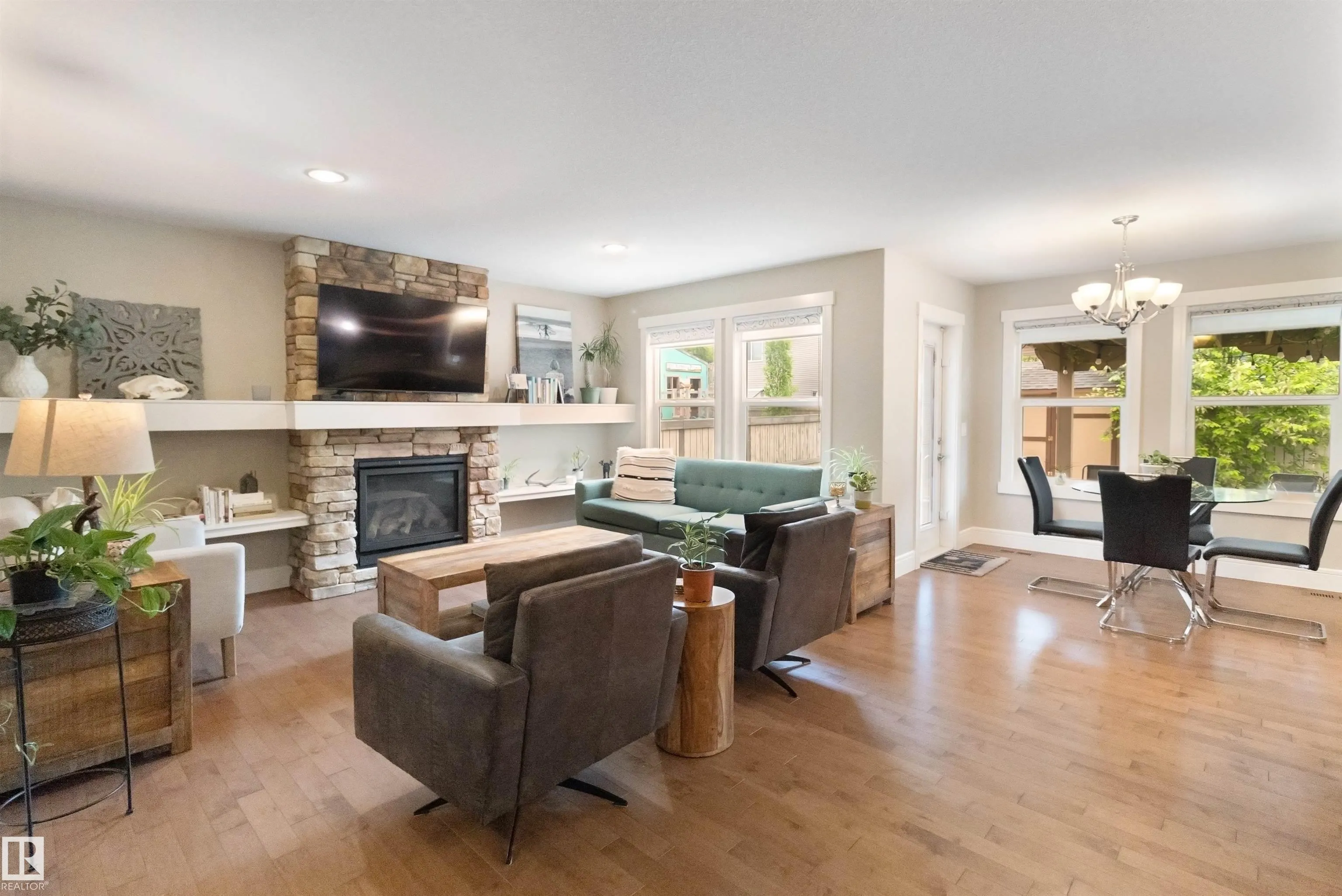 7599 ELLESMERE Way