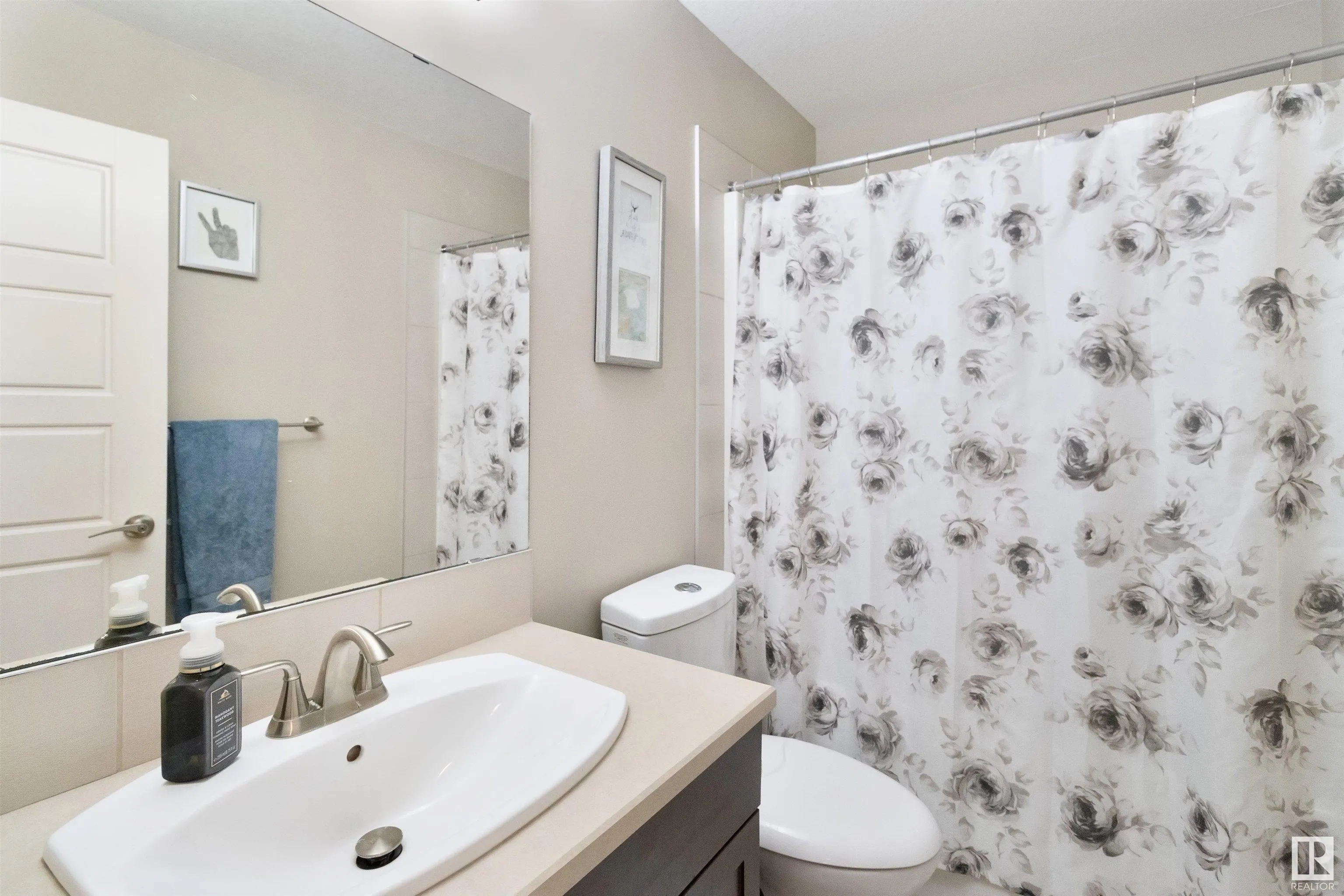 7599 ELLESMERE Way
