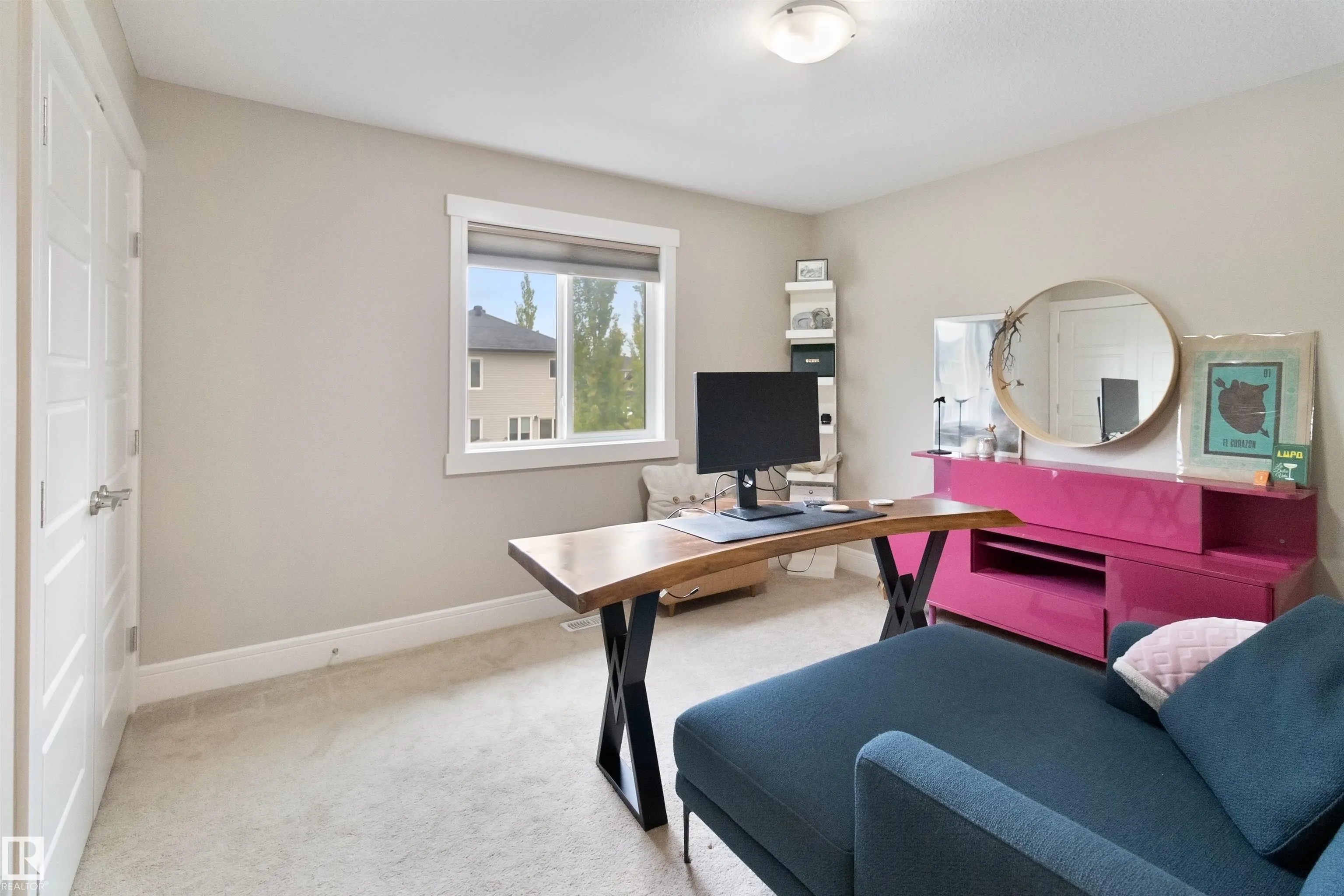 7599 ELLESMERE Way