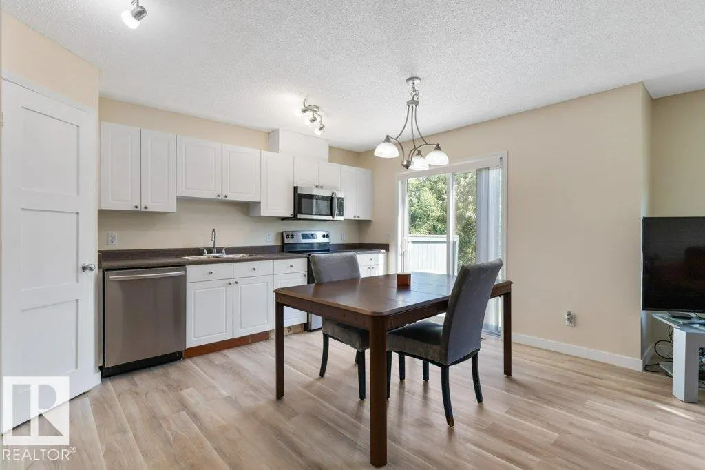 450 HYNDMAN Crescent