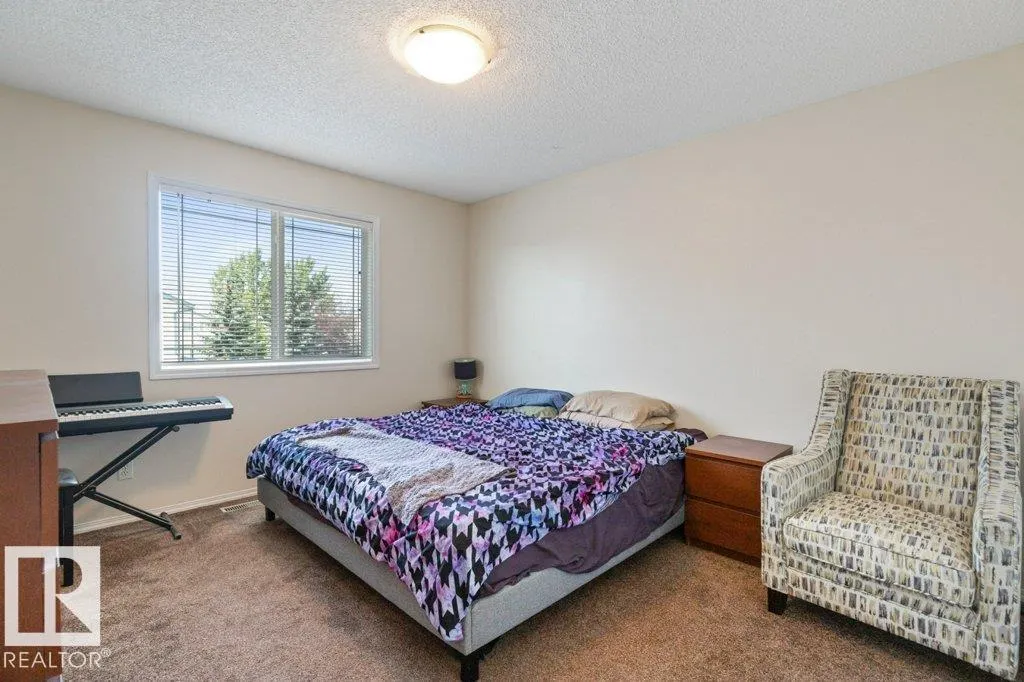 450 HYNDMAN Crescent