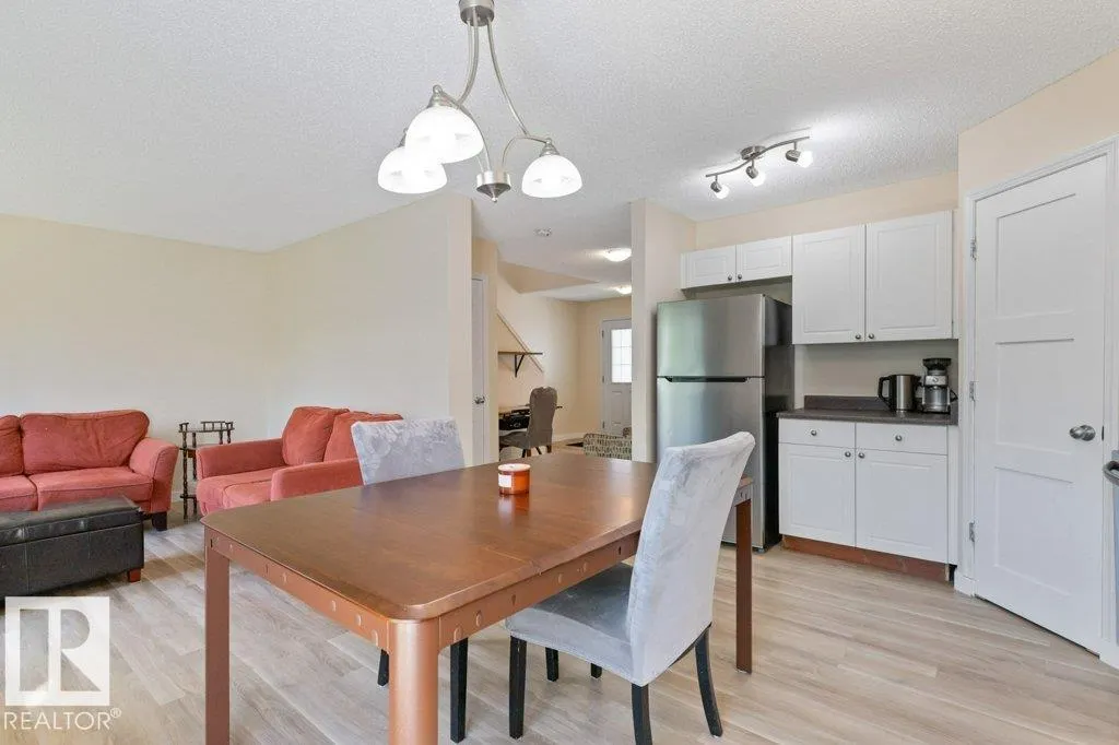 450 HYNDMAN Crescent