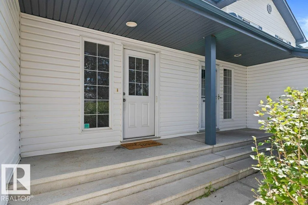 450 HYNDMAN Crescent