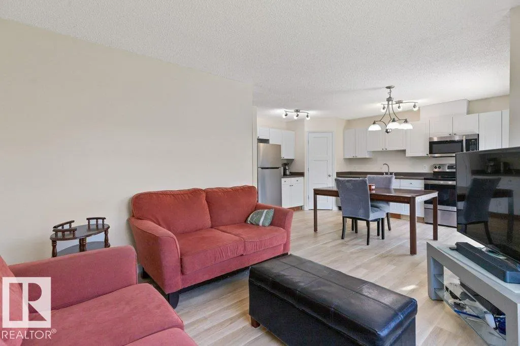 450 HYNDMAN Crescent