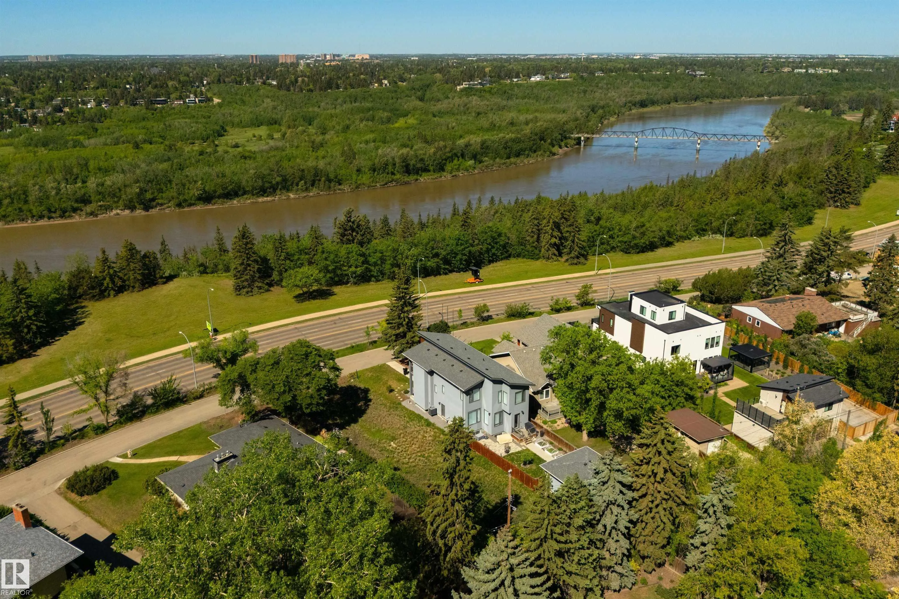 8307 SASKATCHEWAN Drive