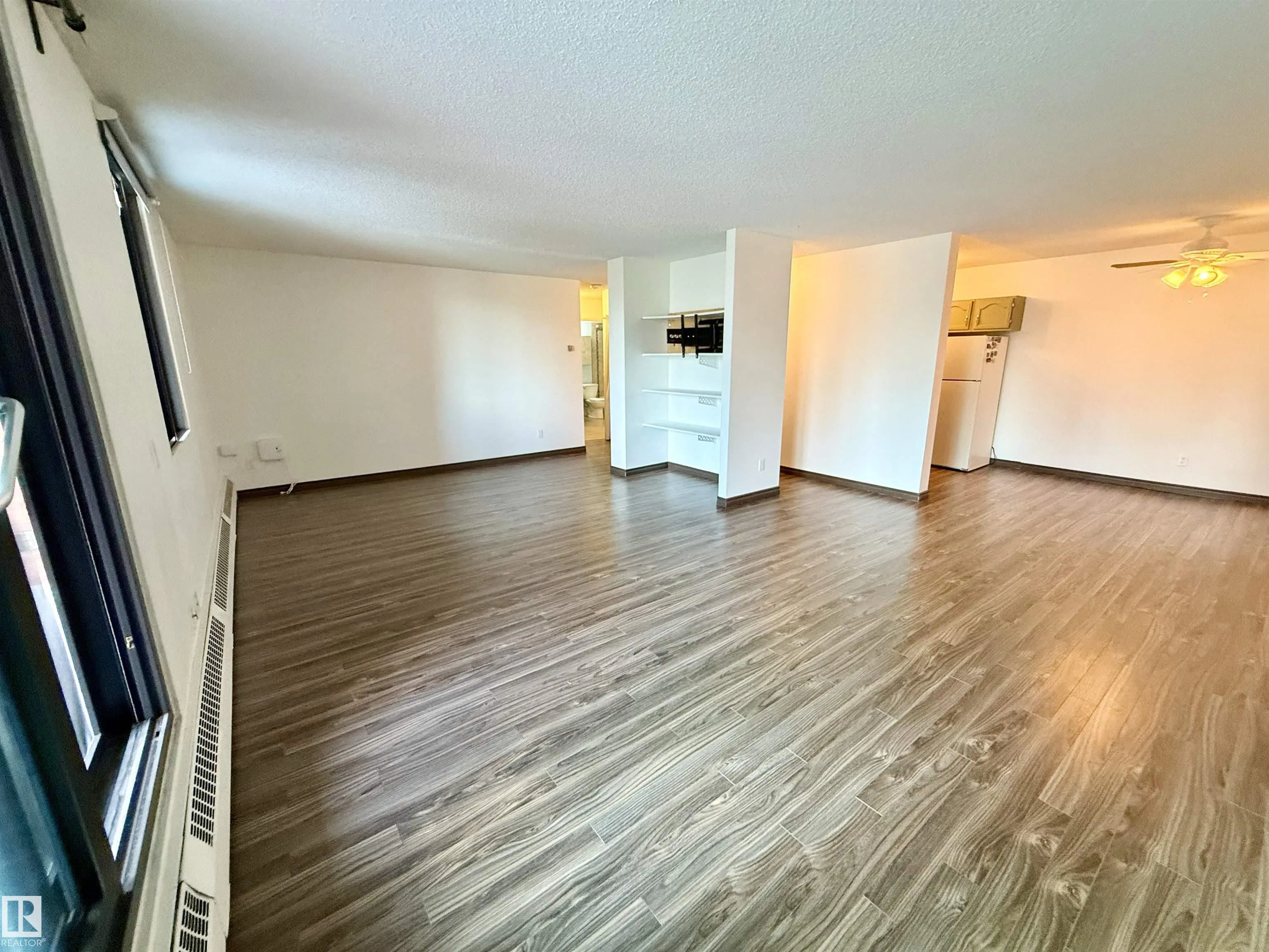 #409 10145 109 st