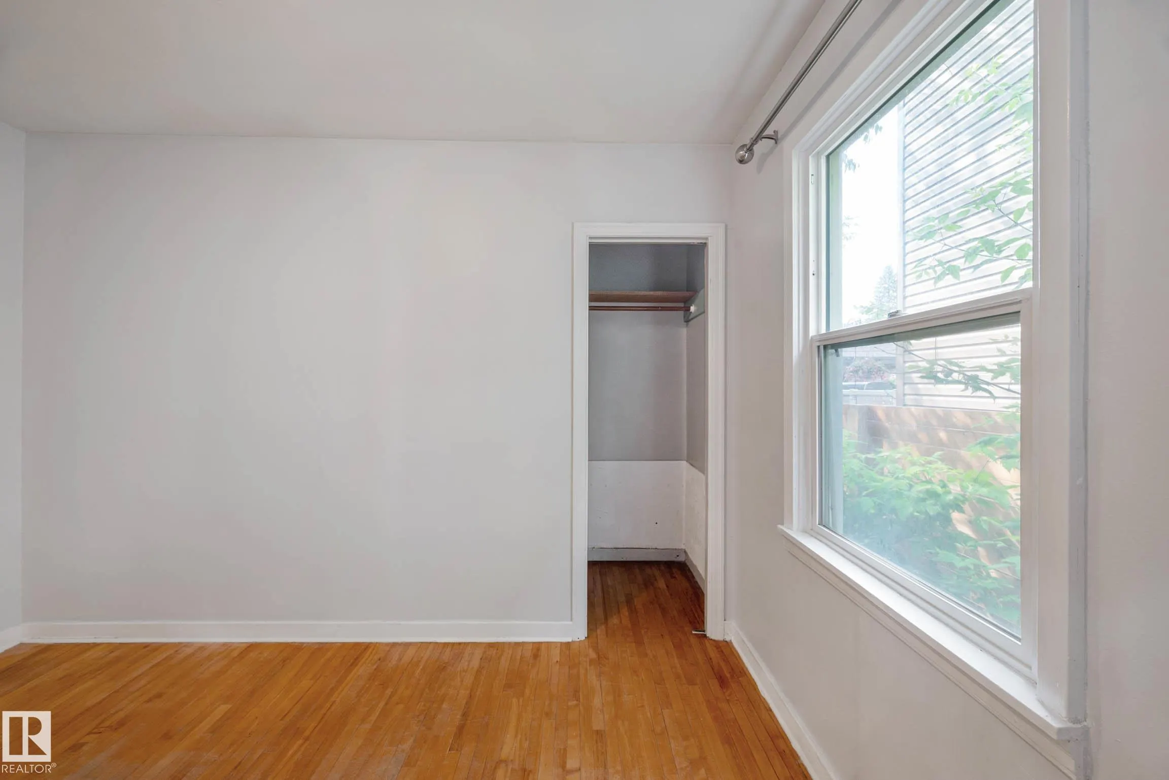 12018 122 Street