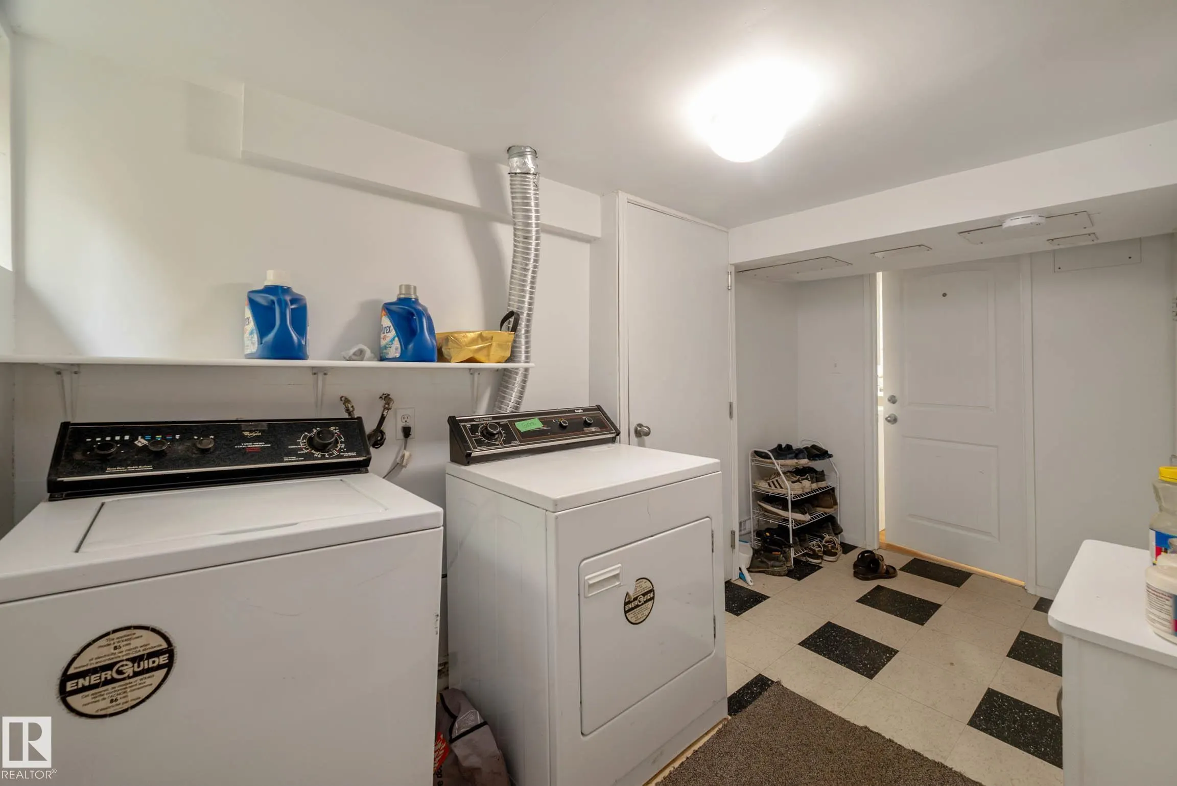 12018 122 Street