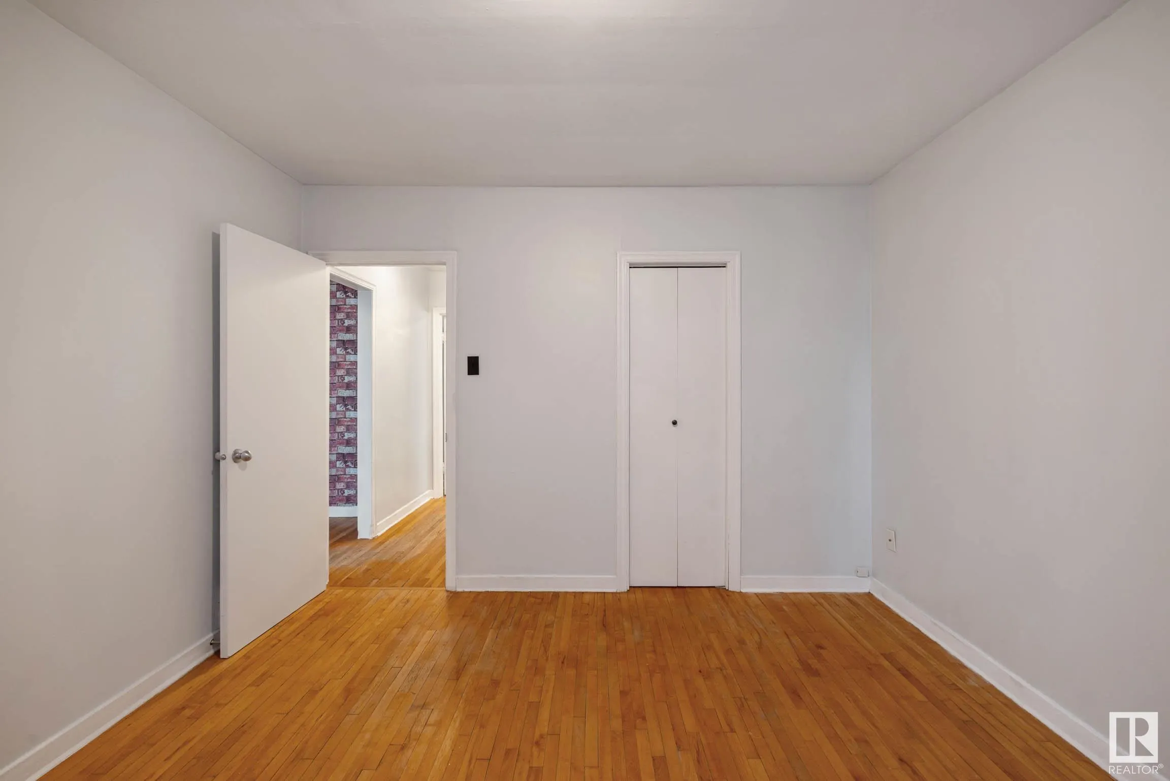 12018 122 Street