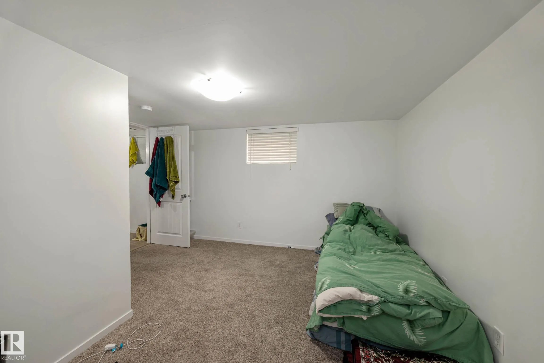 12018 122 Street