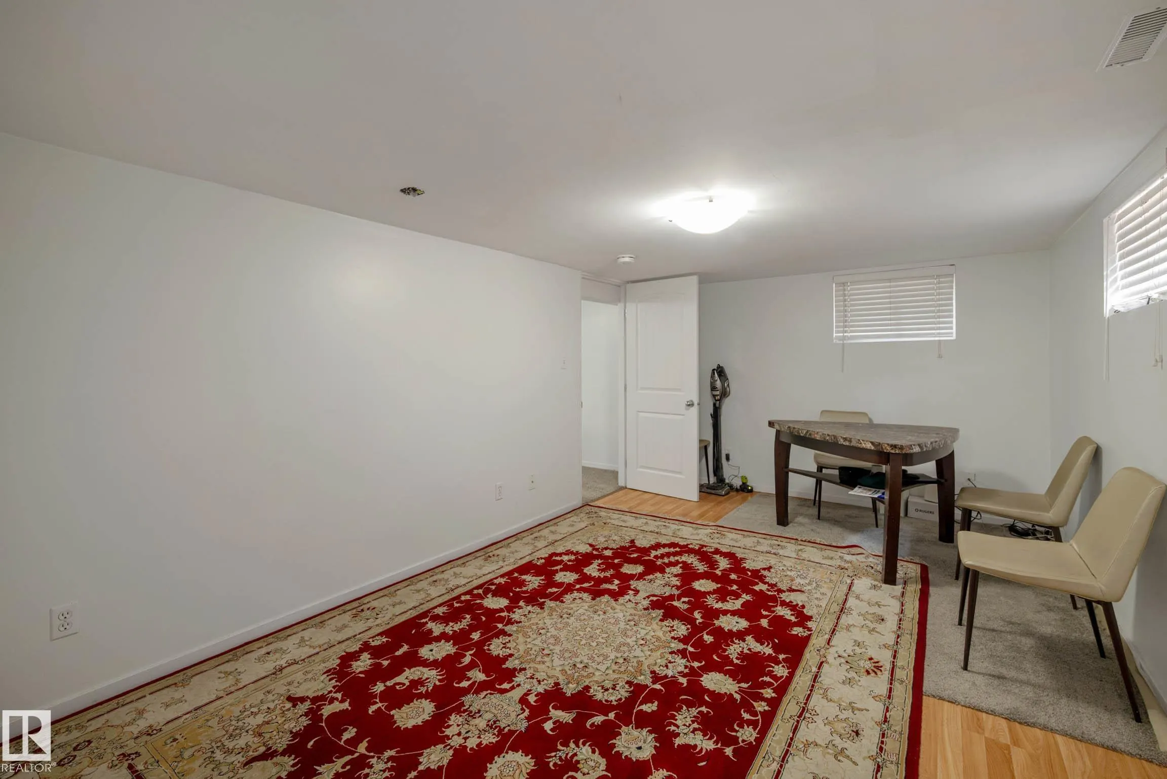 12018 122 Street