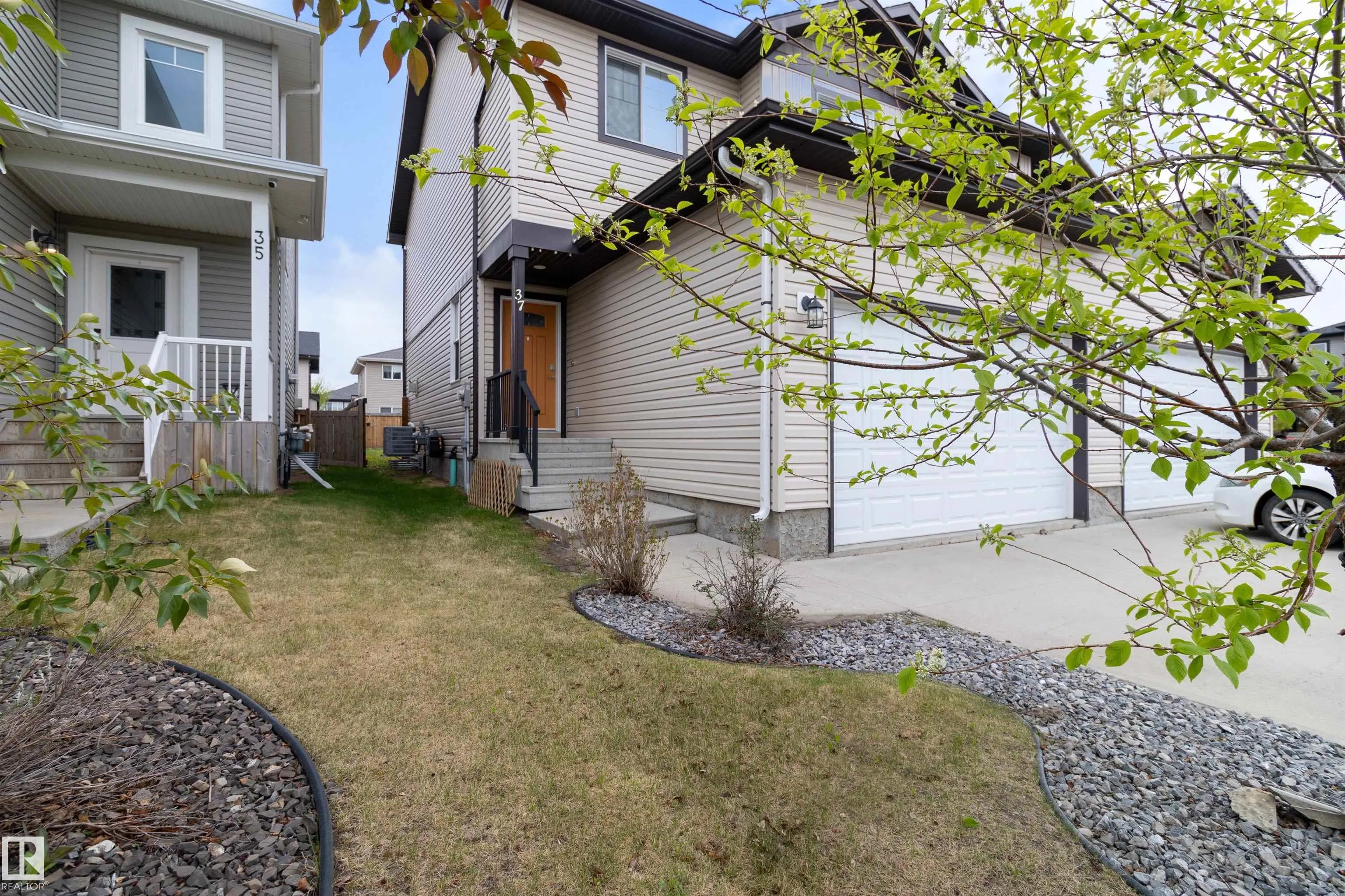 37 ROSEBERRY Lane