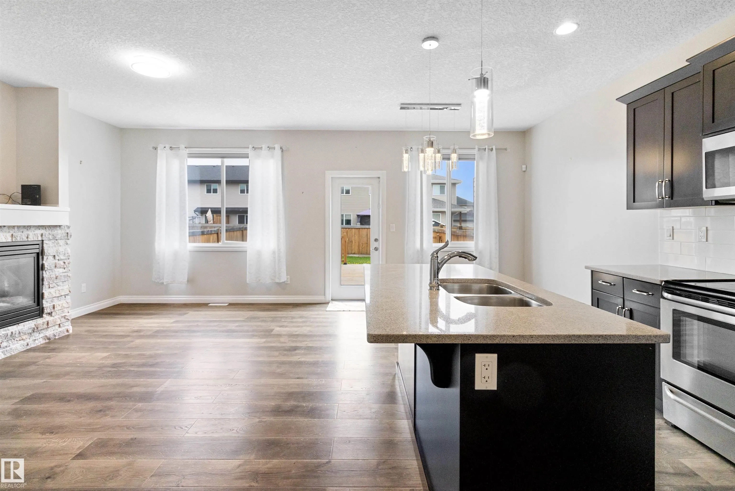 37 ROSEBERRY Lane