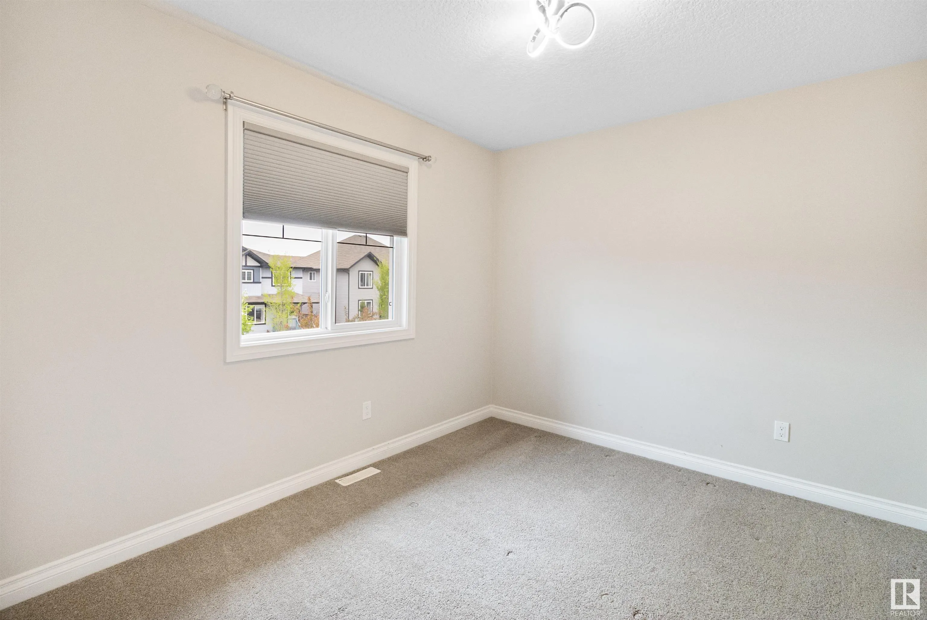 37 ROSEBERRY Lane