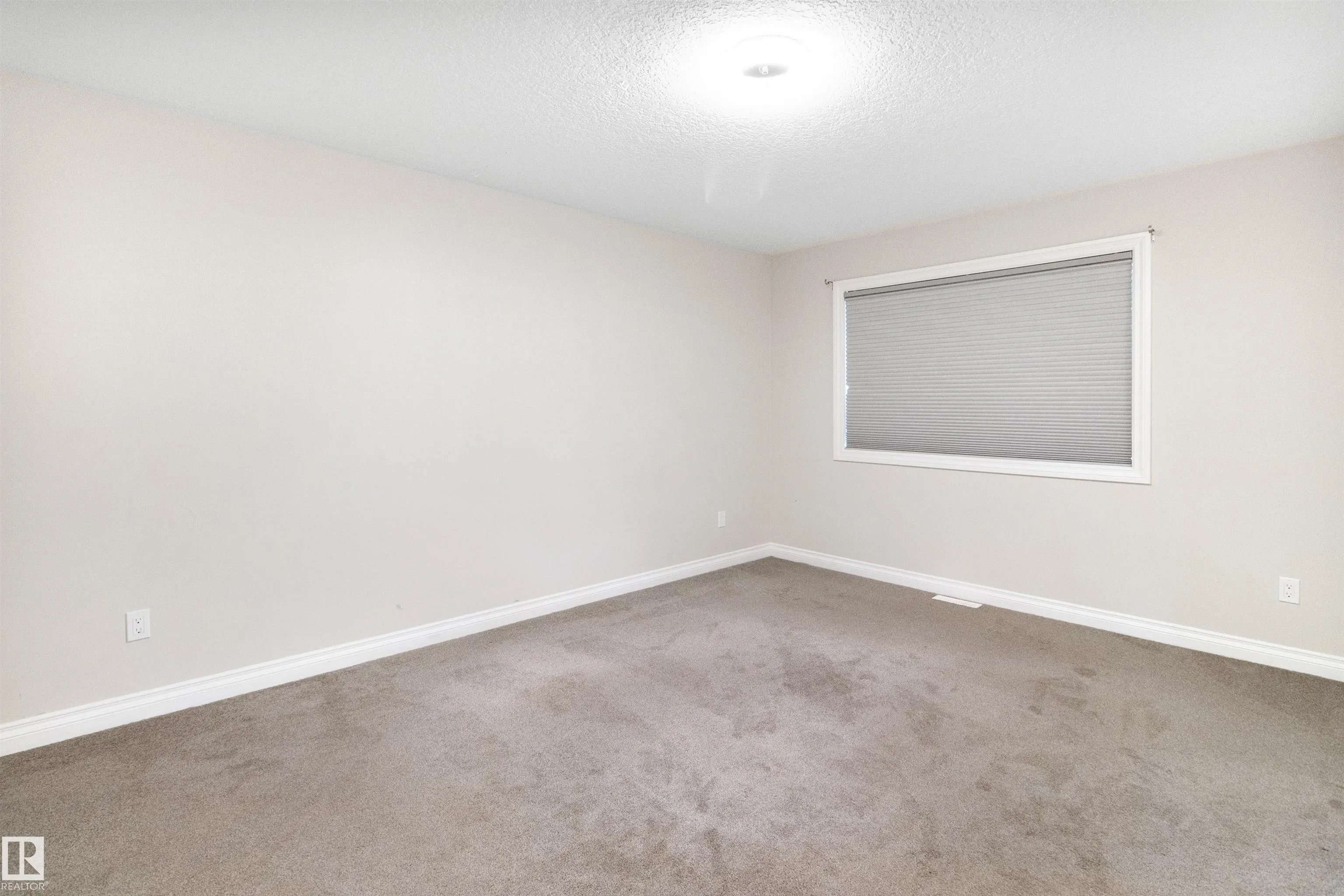 37 ROSEBERRY Lane