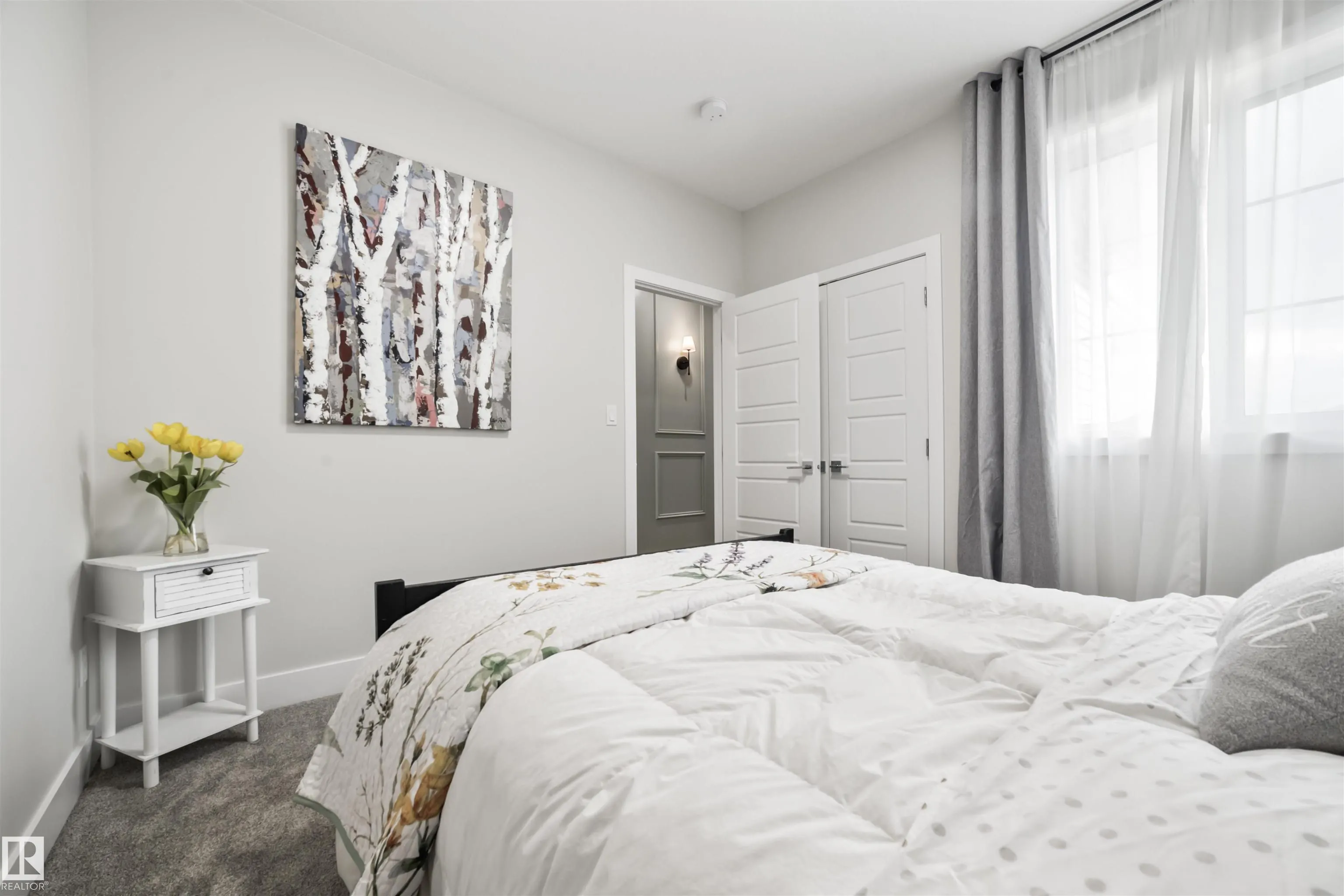447 ROBERTS Crescent