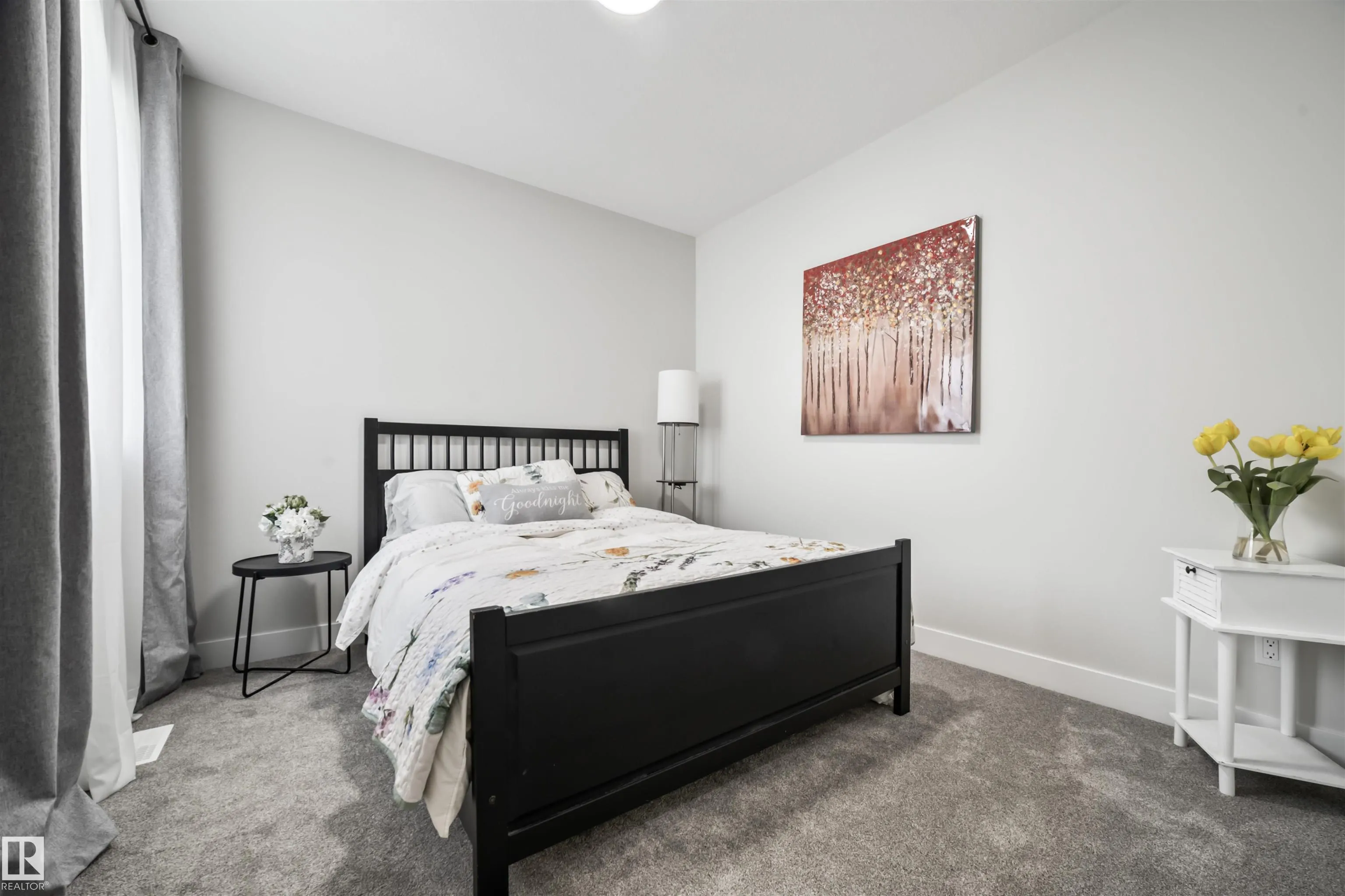 447 ROBERTS Crescent