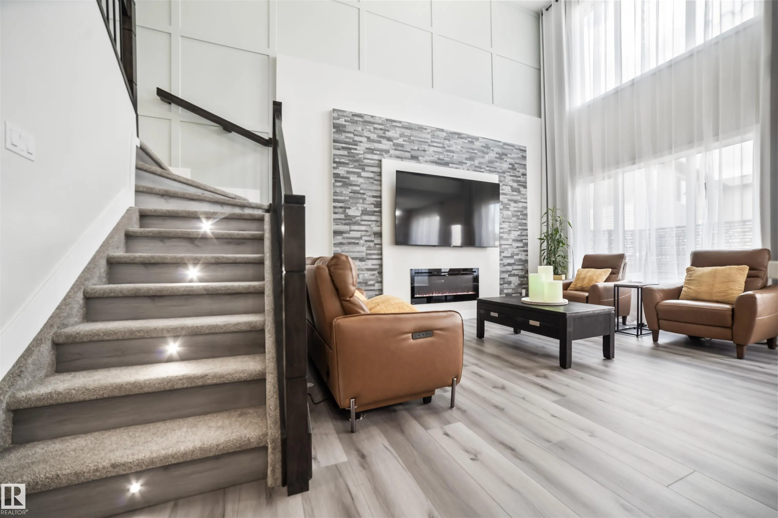 447 ROBERTS Crescent
