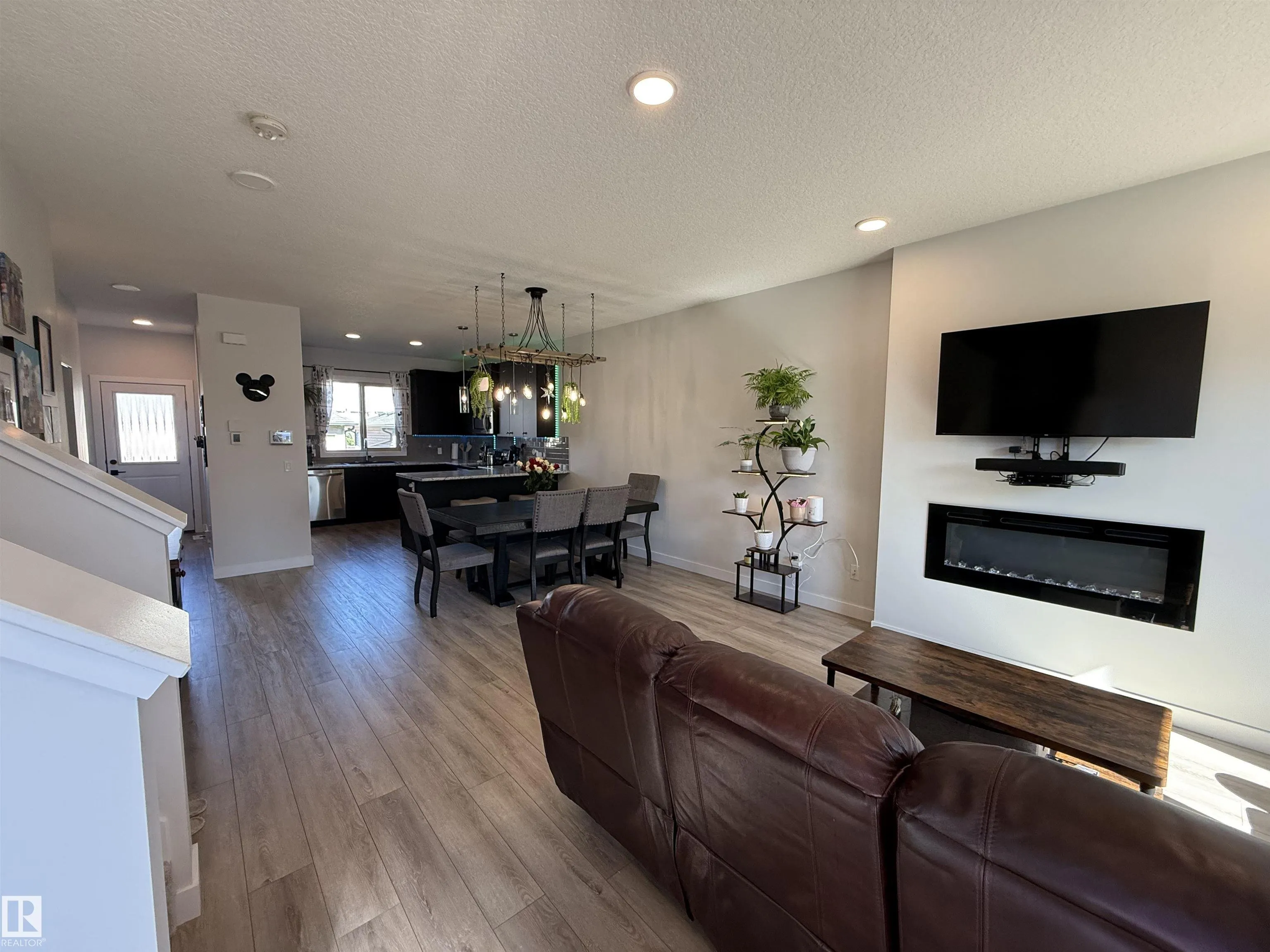 405 Pioneer Road