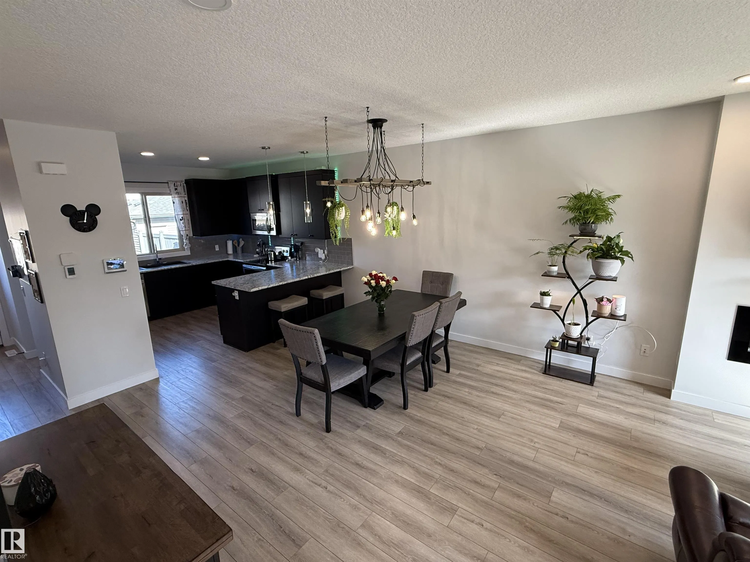 405 Pioneer Road