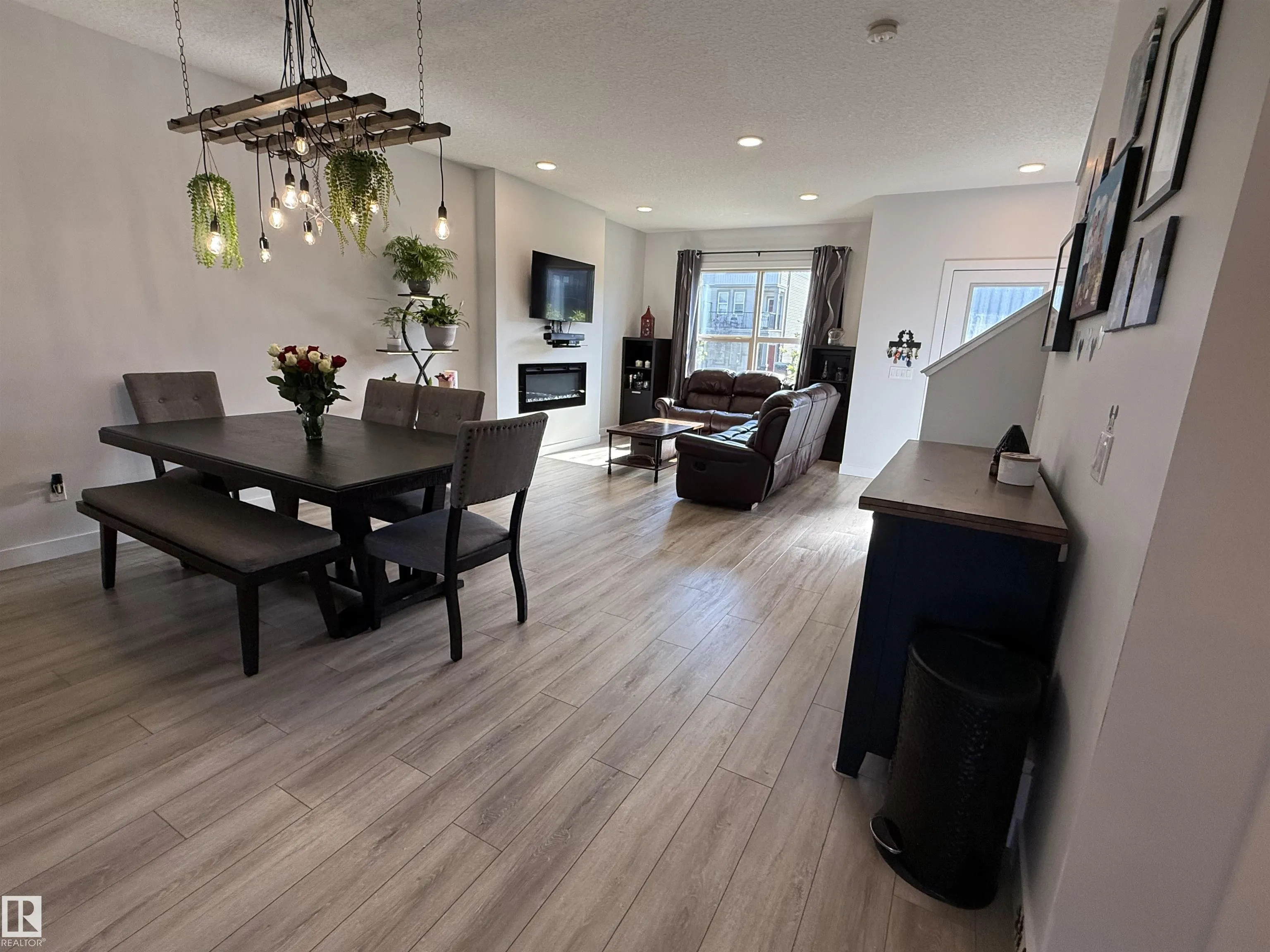405 Pioneer Road