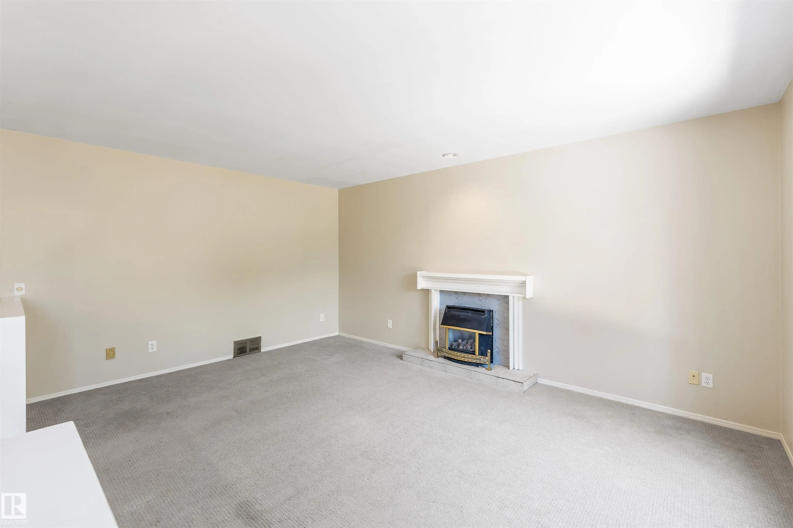 57 DEANE Crescent