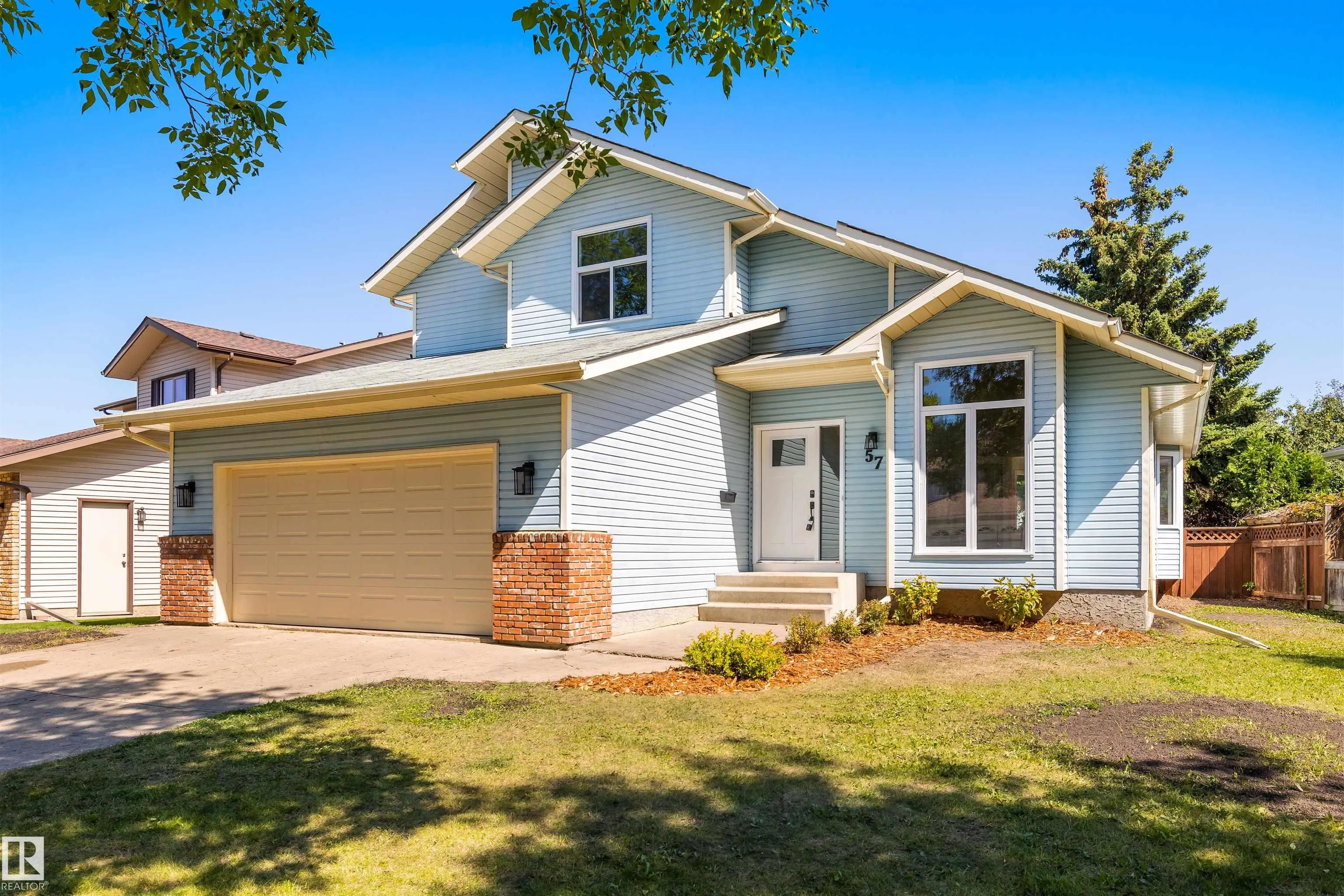 57 DEANE Crescent