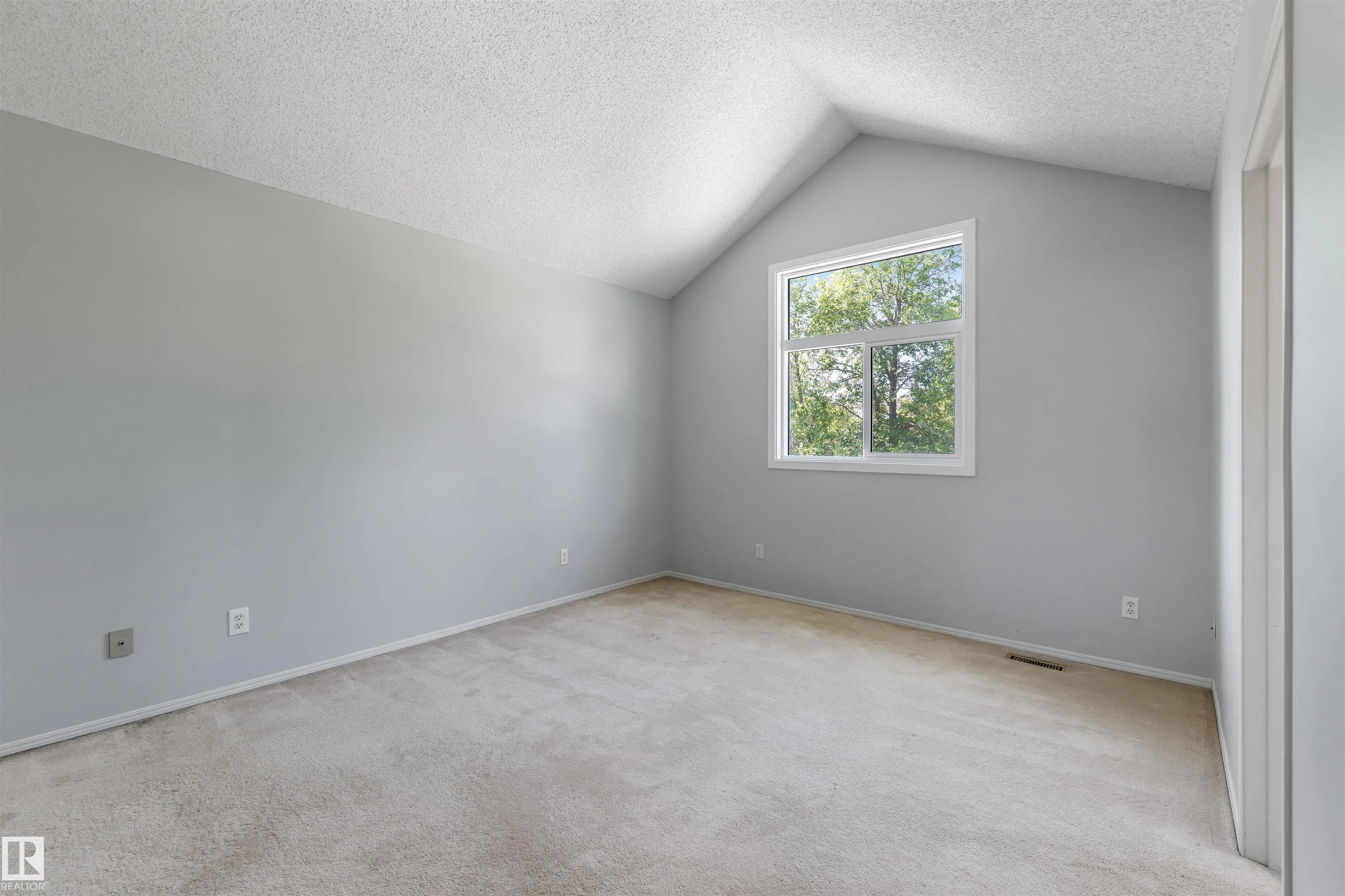 57 DEANE Crescent