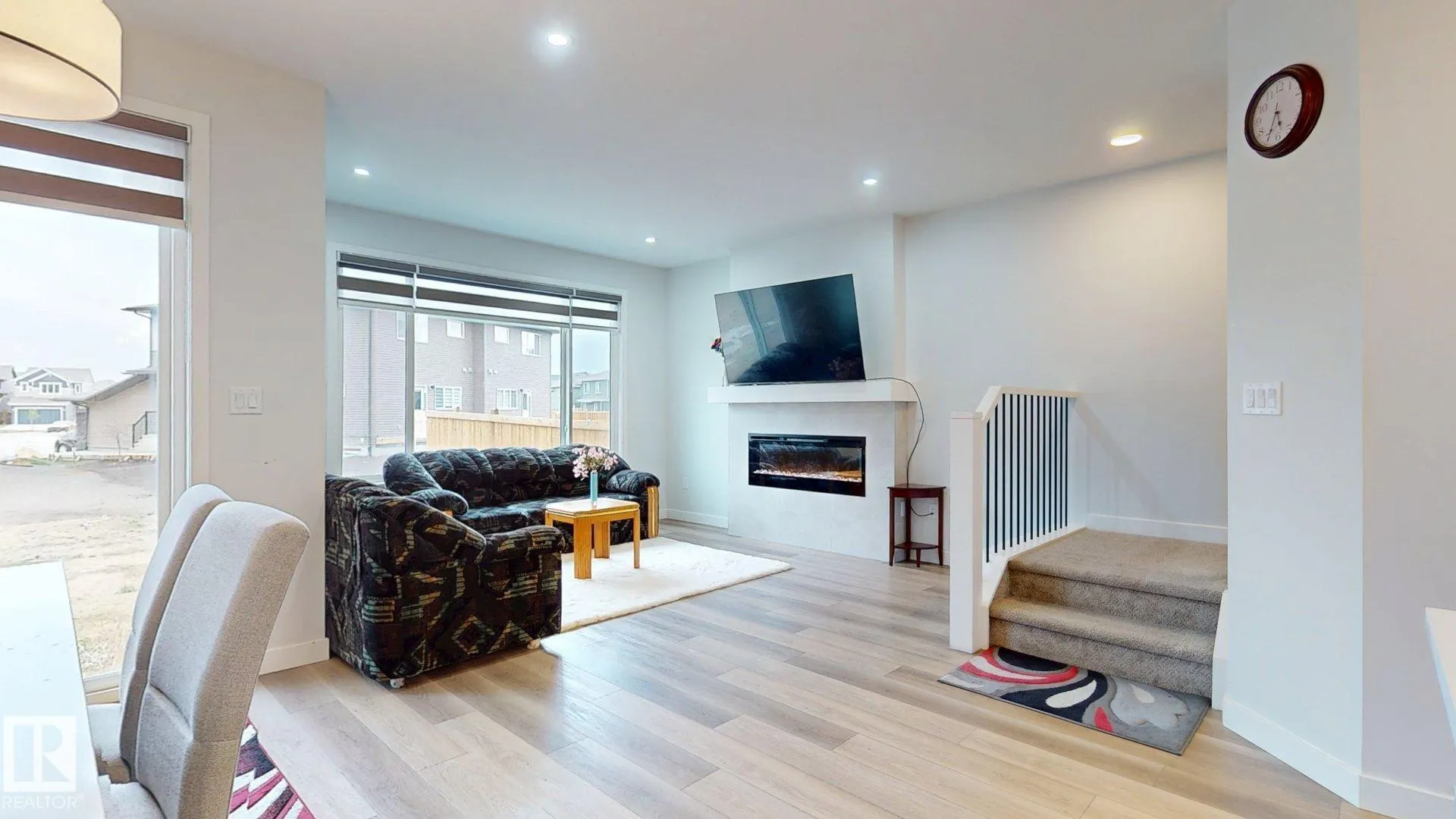 1143 PLUM Lane