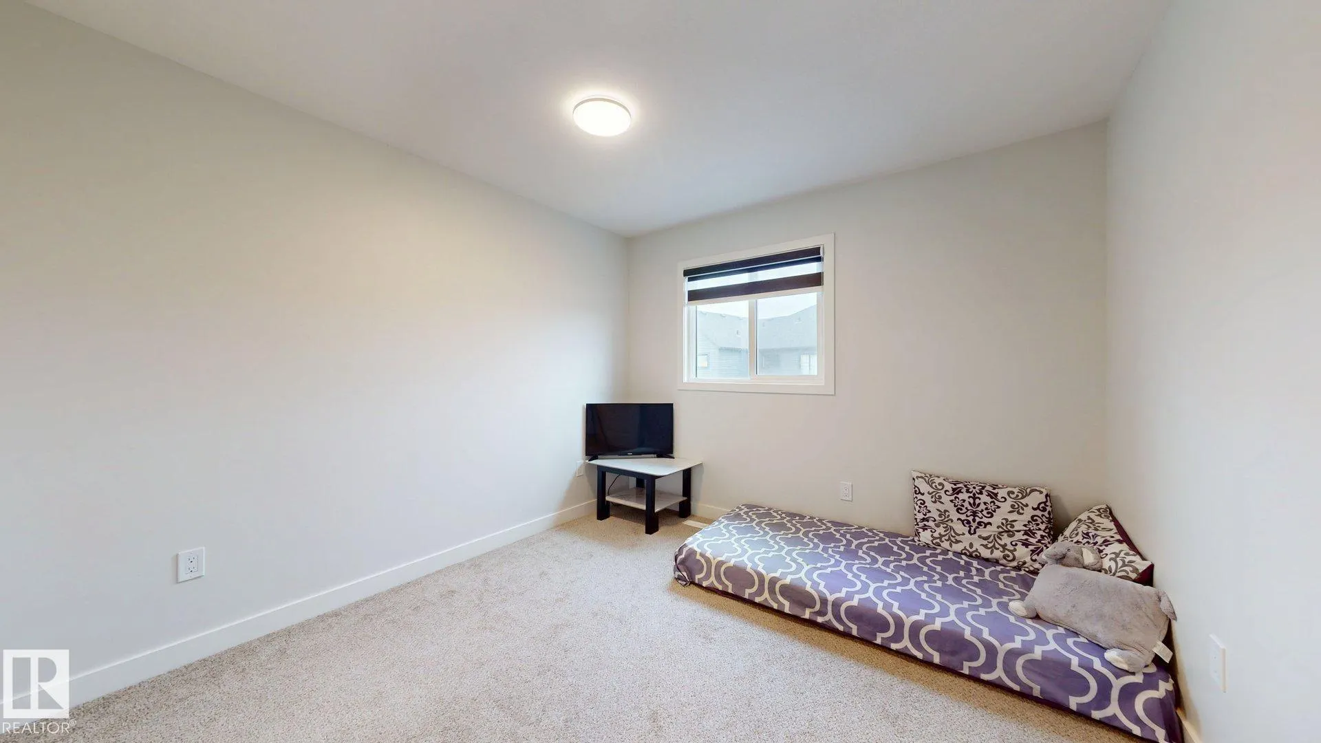 1143 PLUM Lane